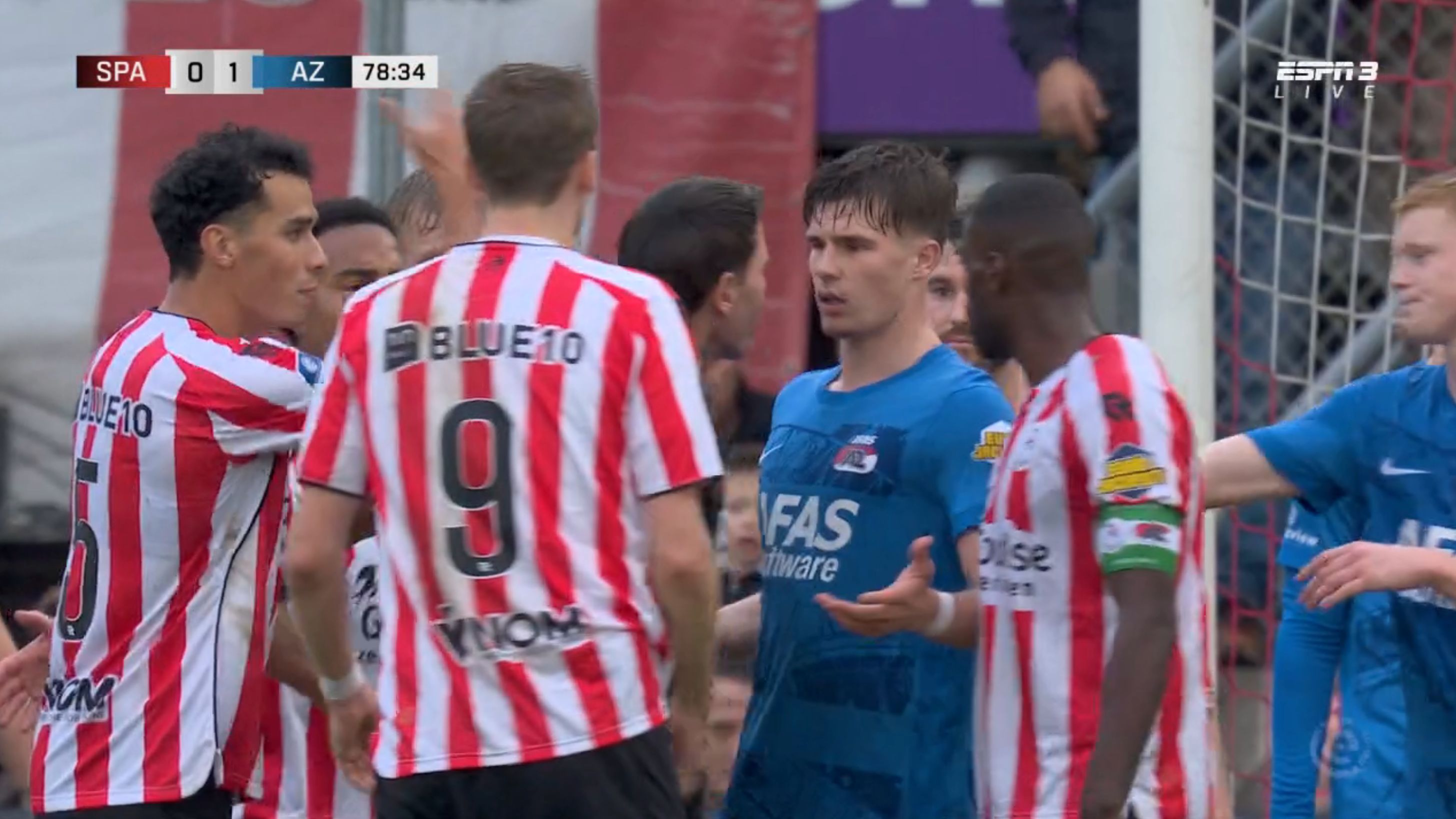 Danny Makkelie is het helemaal zat en pakt Wouter Goes keihard aan bij Sparta - AZ