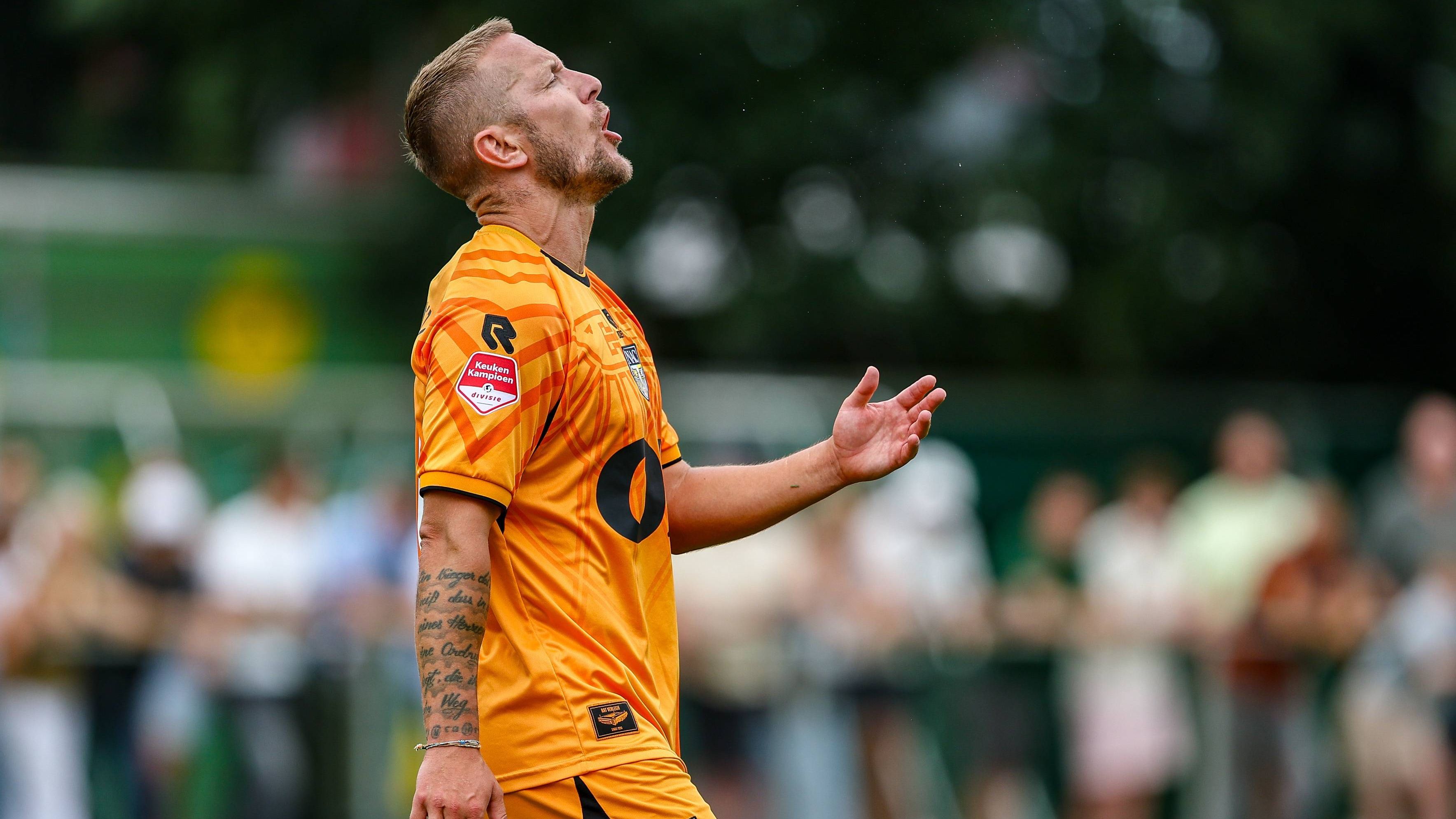 Chaos compleet bij NAC Breda: Lewis Holtby is het helemaal zat en overweegt per direct te stoppen