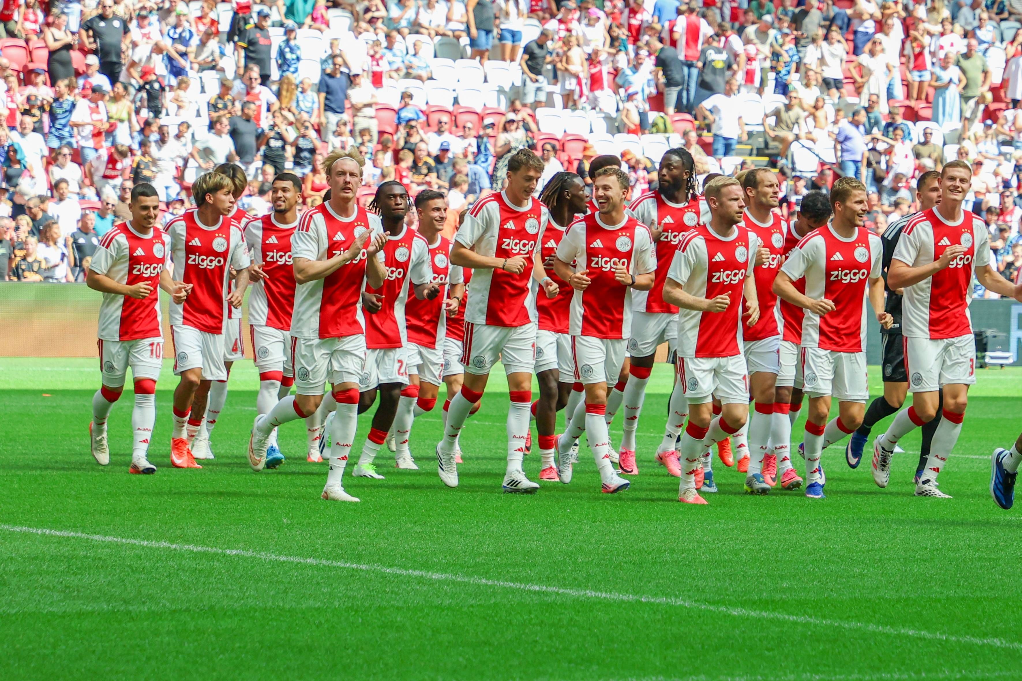 Ajax-aanwinst Leonardo staat onder druk na matige start