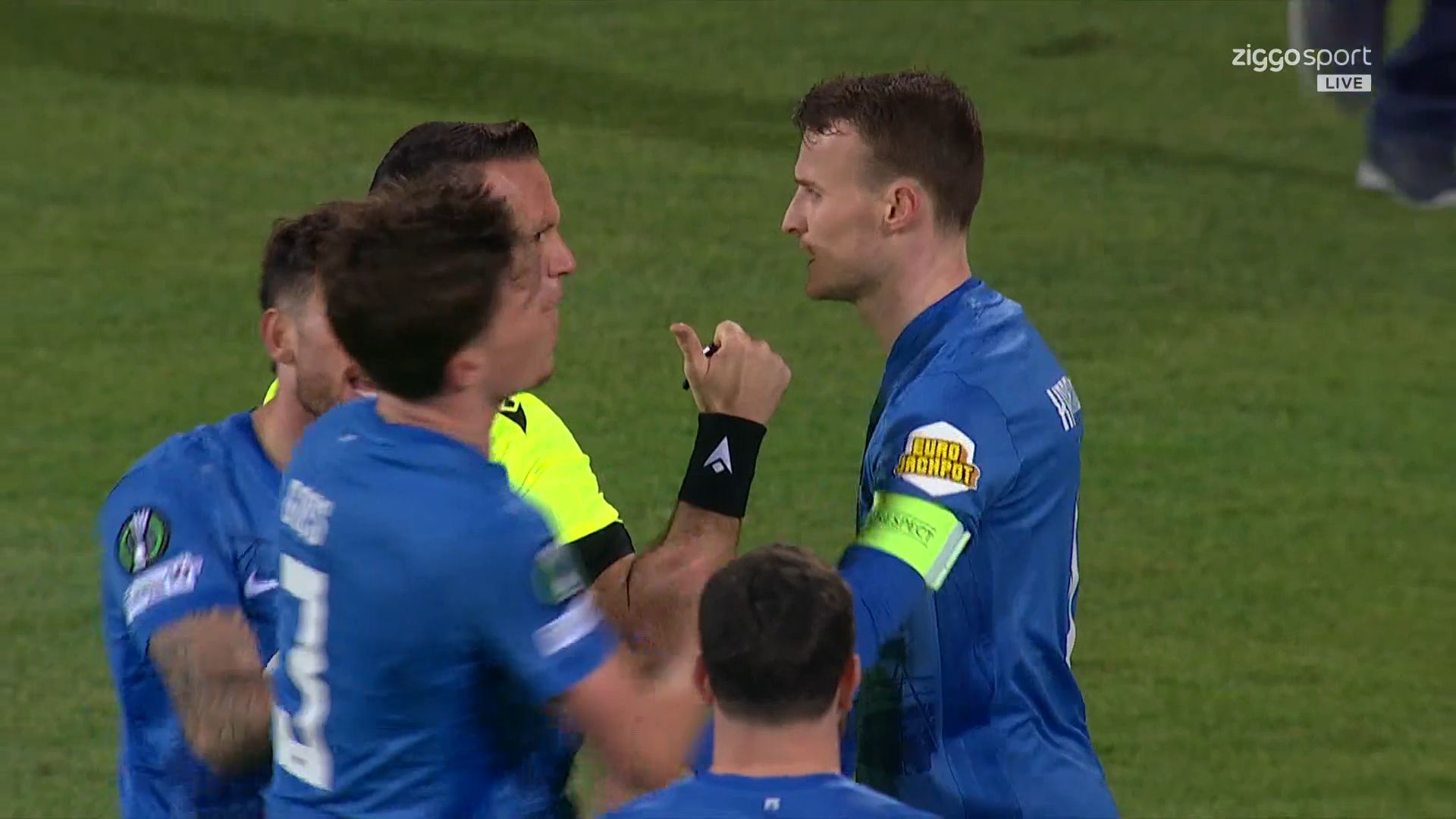 Wouter Goes krijgt kortsluiting direct na fluitsignaal: 'Hij moet nu echt tot bedaren gebracht worde