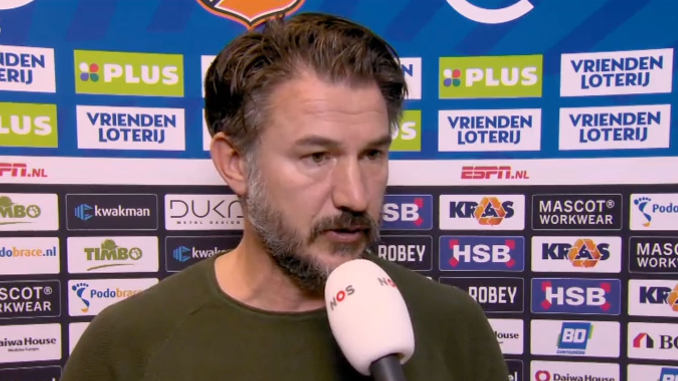 Carl Hoefkens onthult waarom hij rood kreeg in Volendam: 'Ik zei tegen de scheidsrechter...'