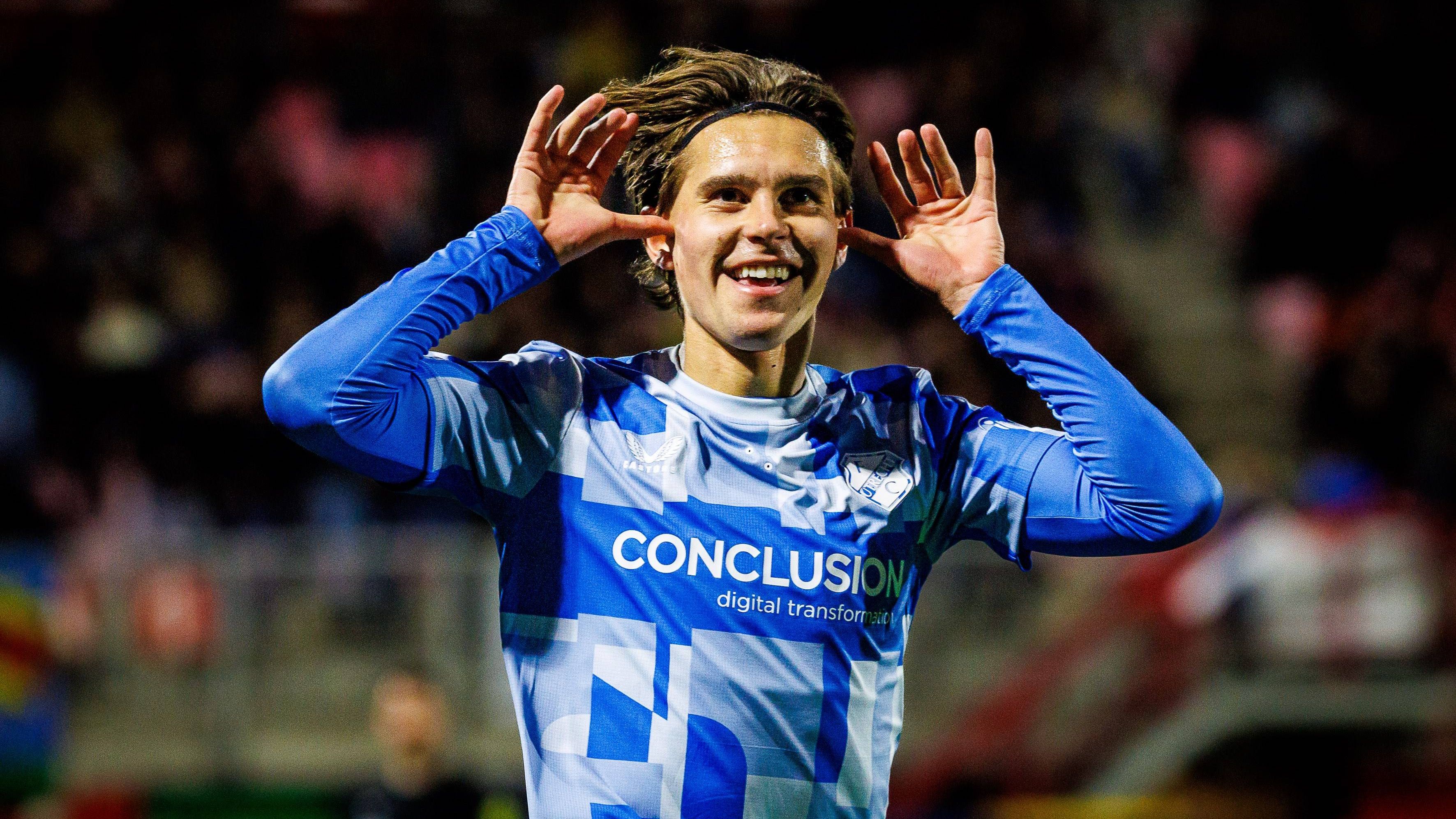 Fortuna blameert zich na schandalige rode kaart; FC Utrecht worstelt zich voorbij TOP Oss