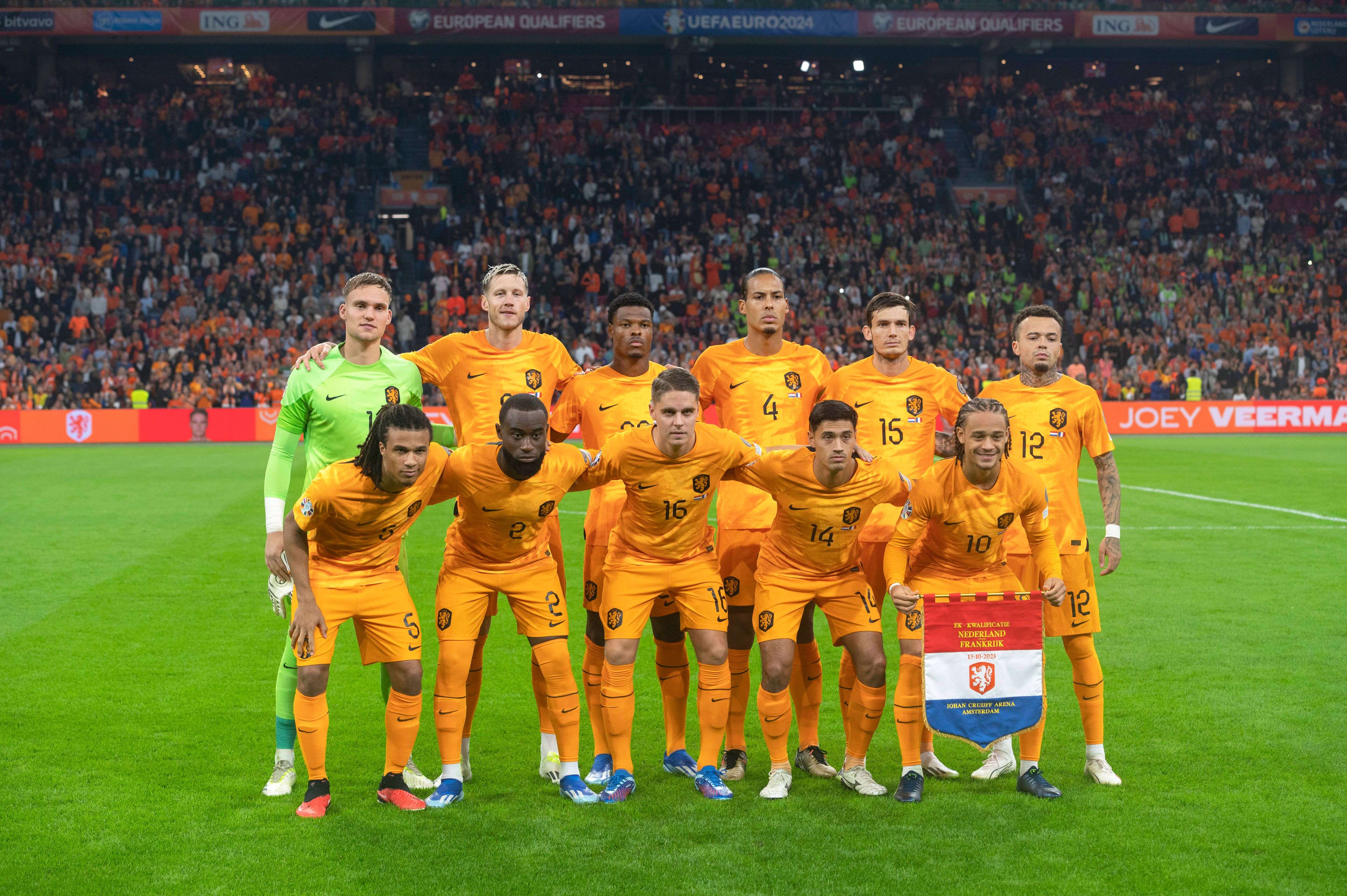 Bart Verbruggen, Wout Weghorst, Denzil Dumfries, Virgil van Dijk, Marten de Roon, Quilindschy Hartman, Nathan Ake, Lutsharel Geertruida, Joey Veerman, Tijjani Reijnders, Xavi Simons Nederland, 