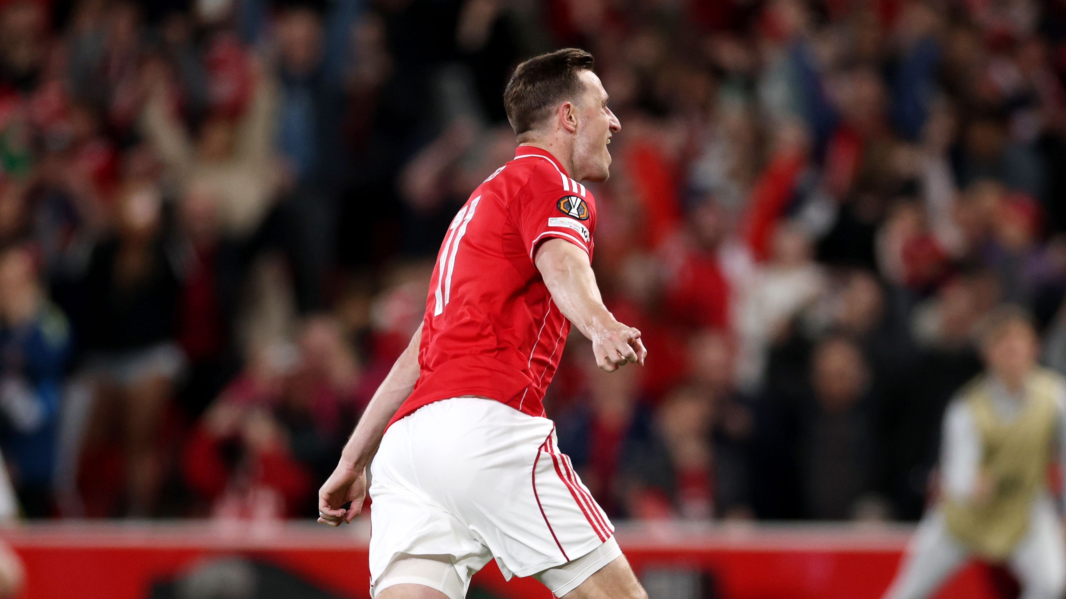 Nottingham Forest verslaat Aston Villa in halve finale Europa League dankzij strafschop Wood — image 3