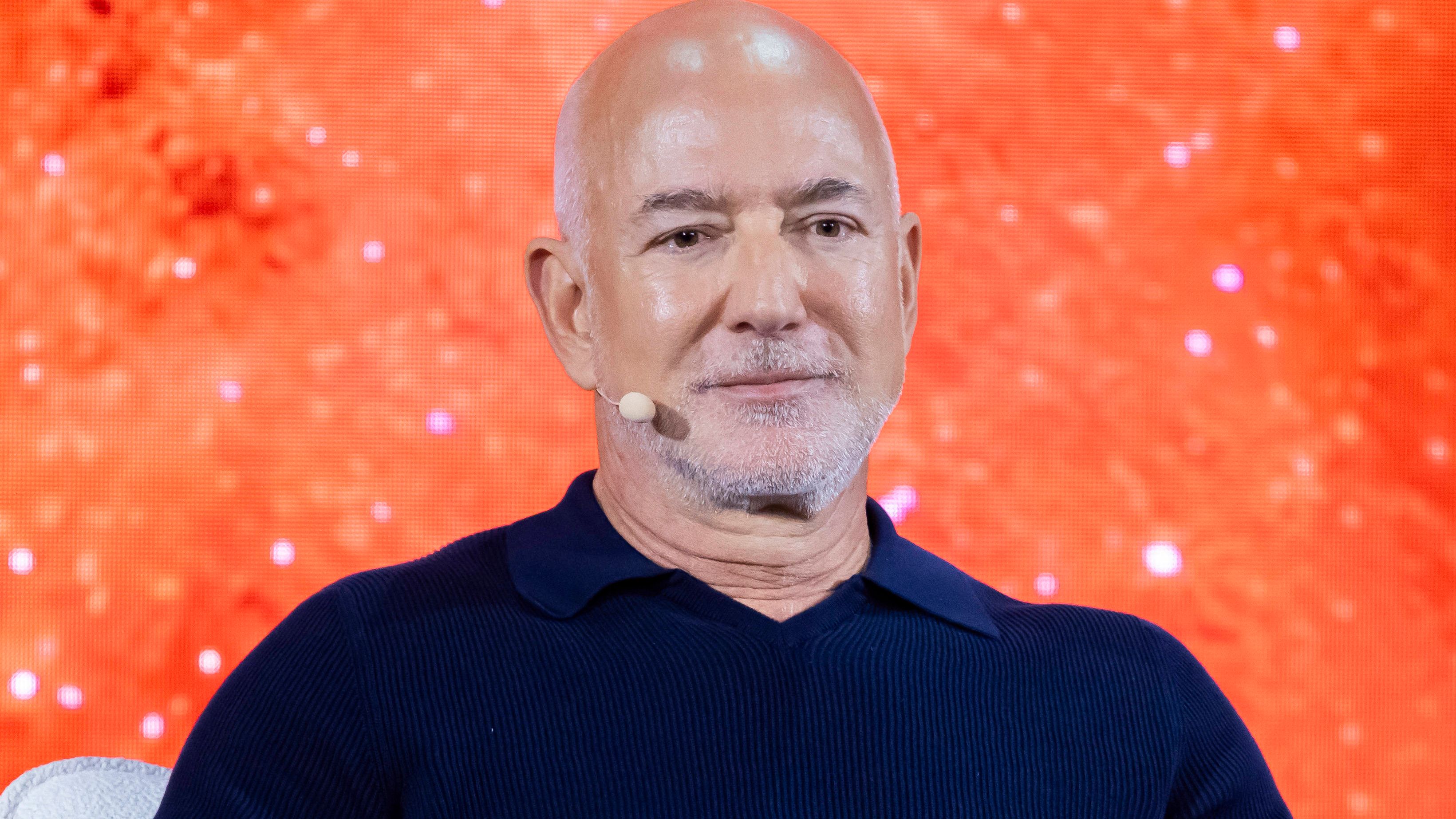 Jeff Bezos overweegt investering in Liverpool FC