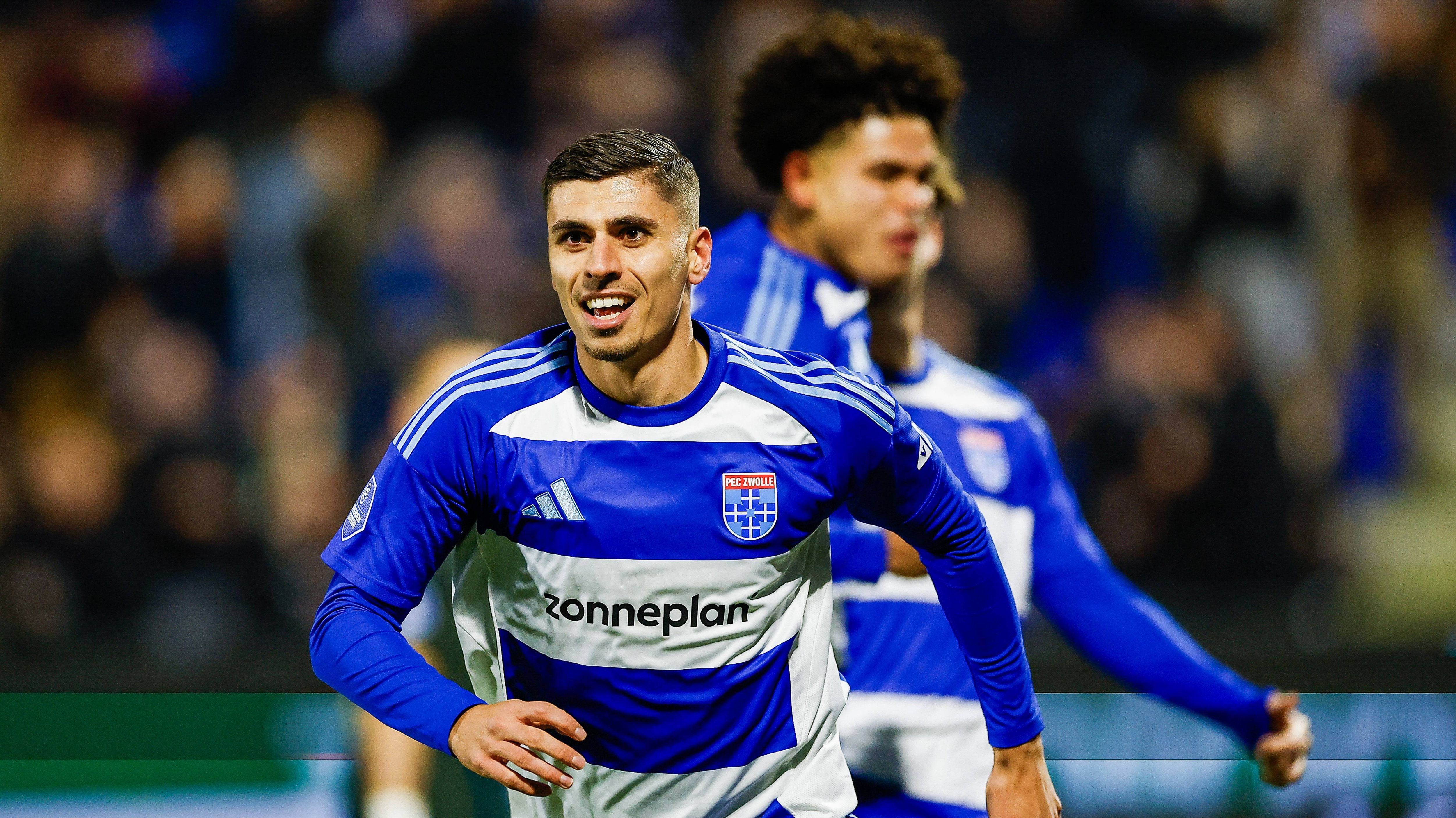 Koen Kostons schiet PEC Zwolle met zijn achtste Eredivisie-goal langs Fortuna Sittard