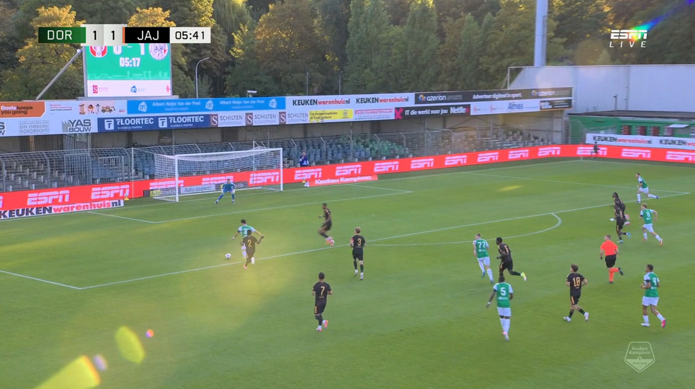 Ajax-doelman Heerkens in het middelpunt van kritiek na nieuwe blunder