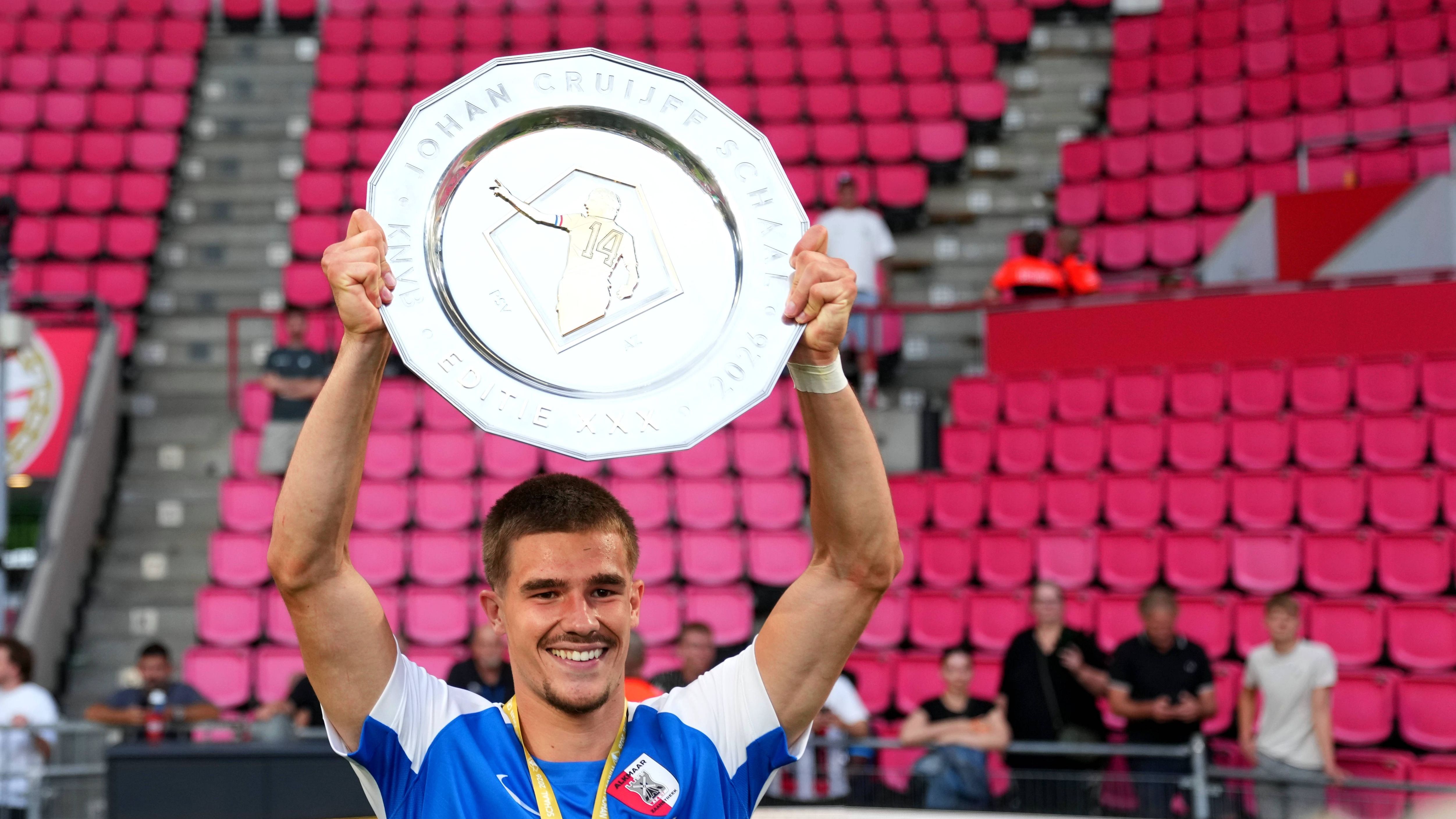 AZ-trainer Leeroy Echteld komt met belangrijk nieuws over Wouter Goes