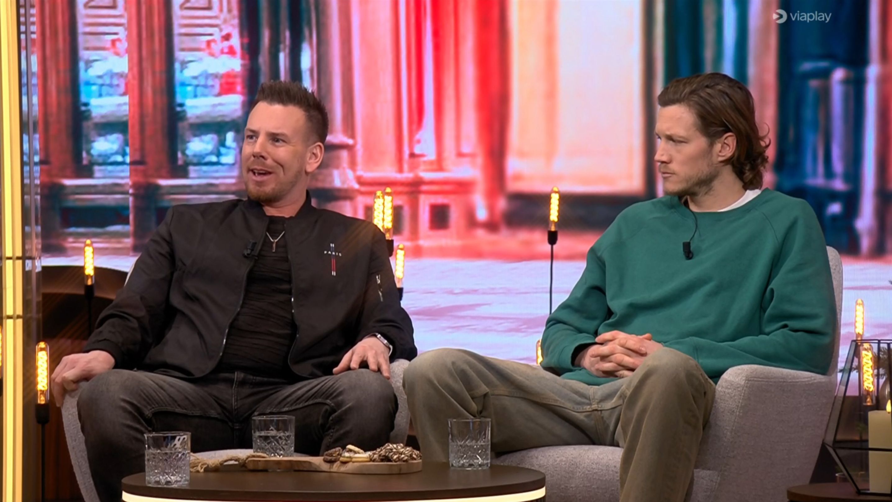 Viaplay-presentator Bart Nolles probeert Wout Weghorst uitspraak te ontlokken over Wouter Goes