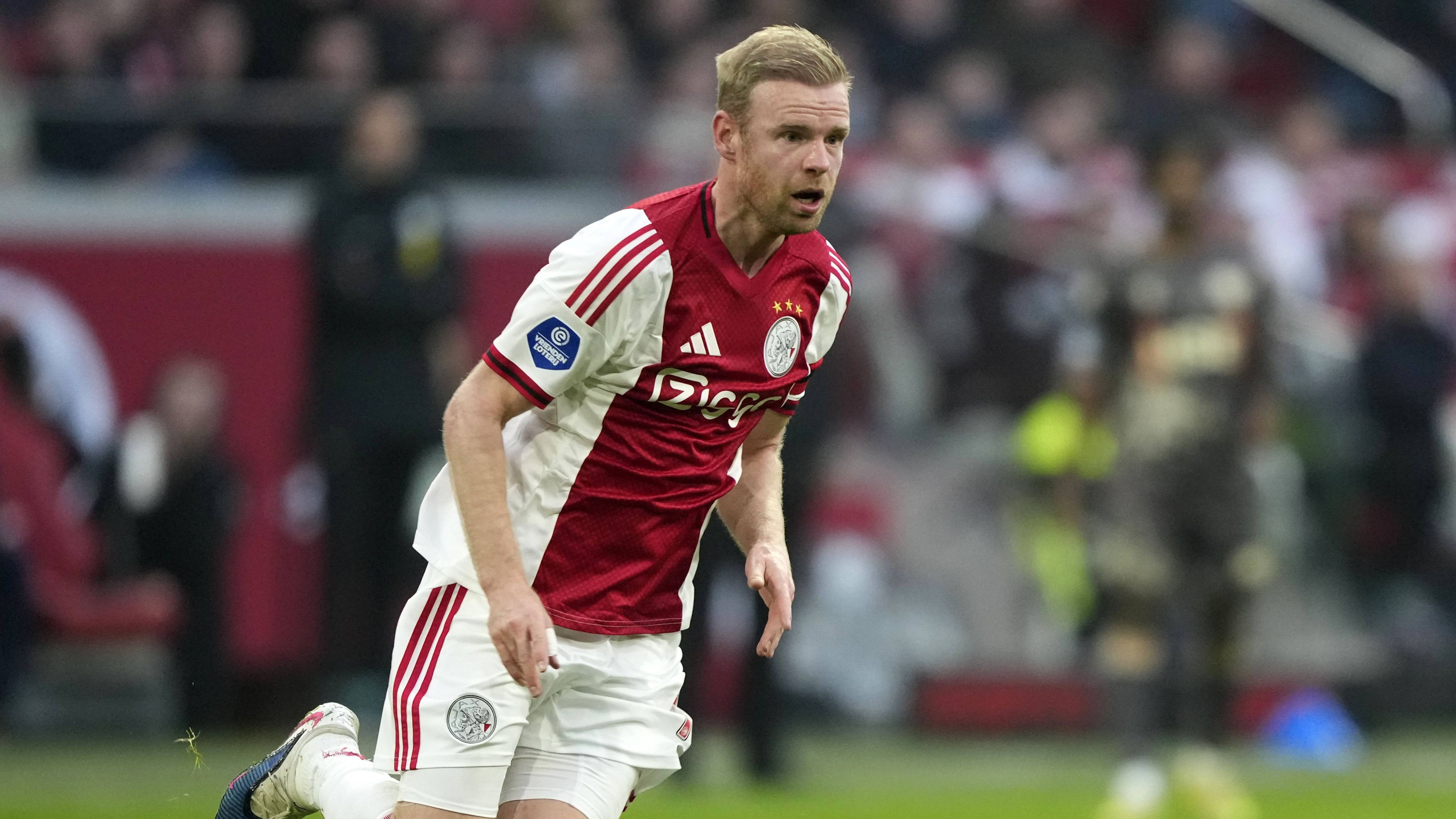Ajax-fans zeggen binnen 25 minuten exact hetzelfde over Davy Klaassen