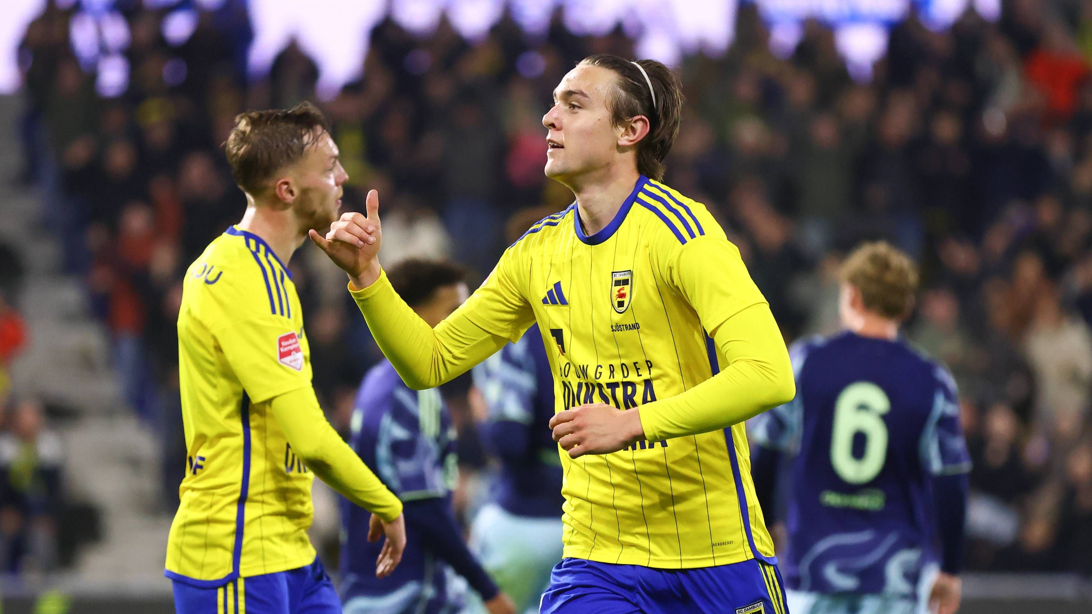 SC Cambuur maakt vier goals tegen Jong Ajax en verstevigt felbegeerde tweede plek