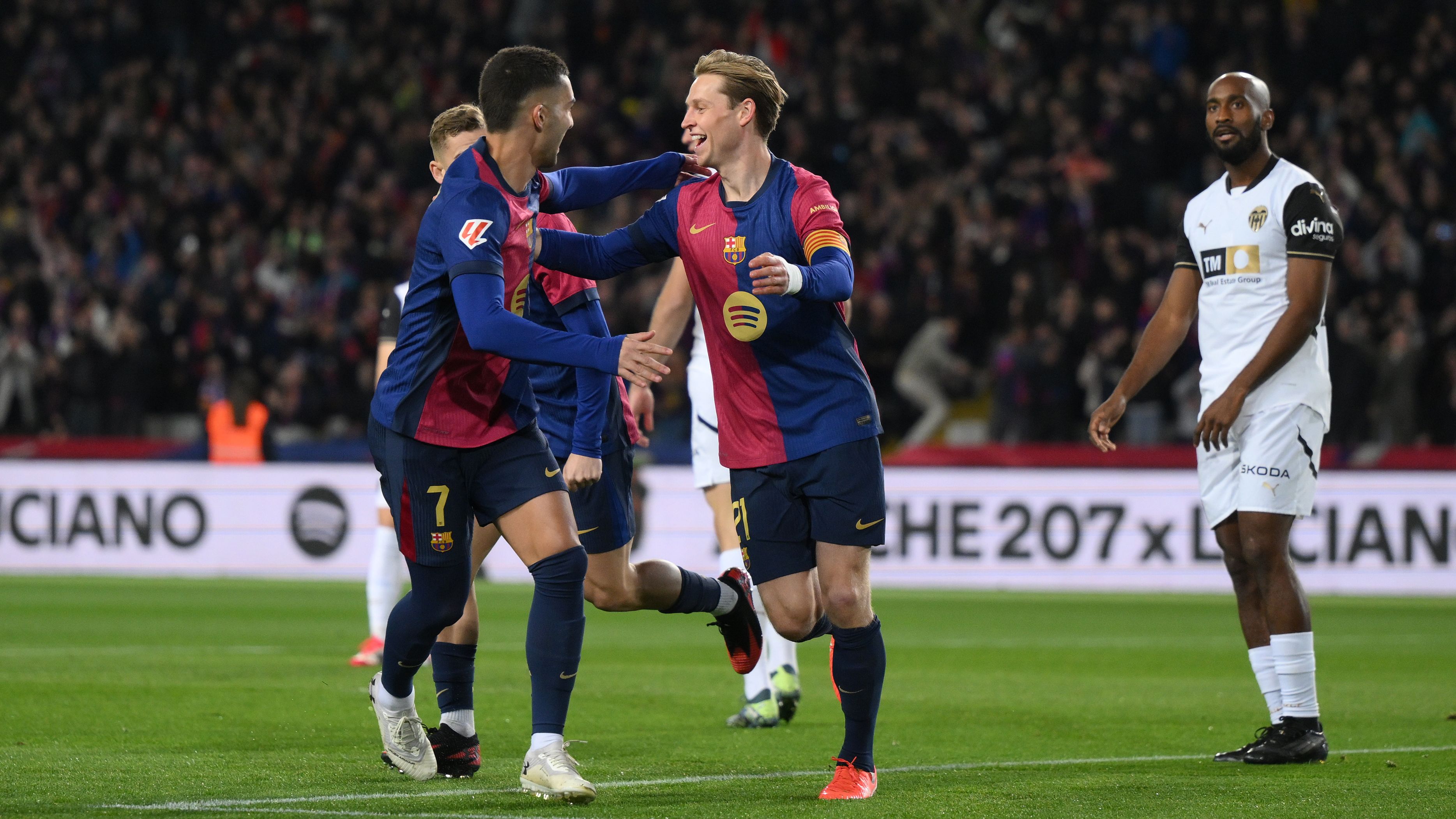 Frenkie de Jong Scores in Barcelona’s Win Over Valencia