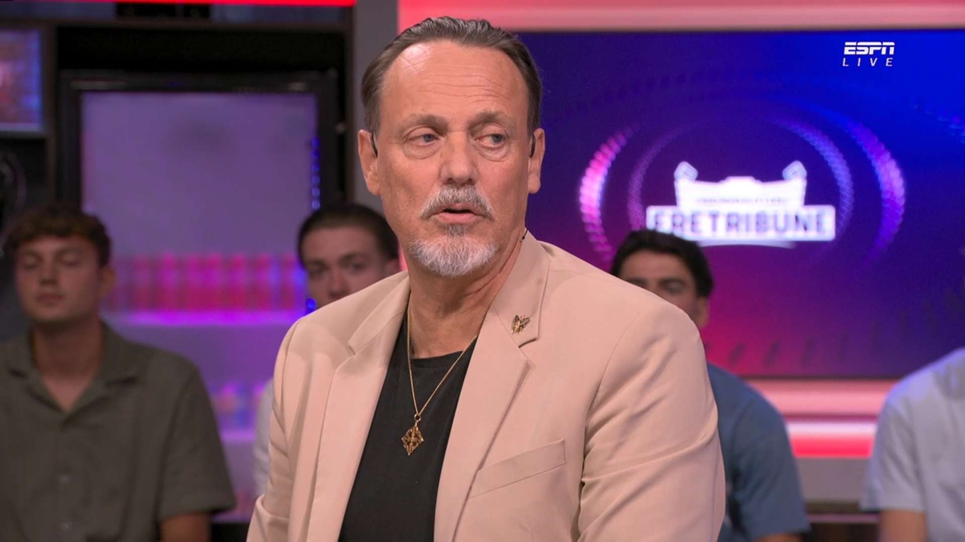 Hugo Borst Hugo Borst zeer ernstig beschuldigd: 'Heeft ons jonge gezin aan de rand ...