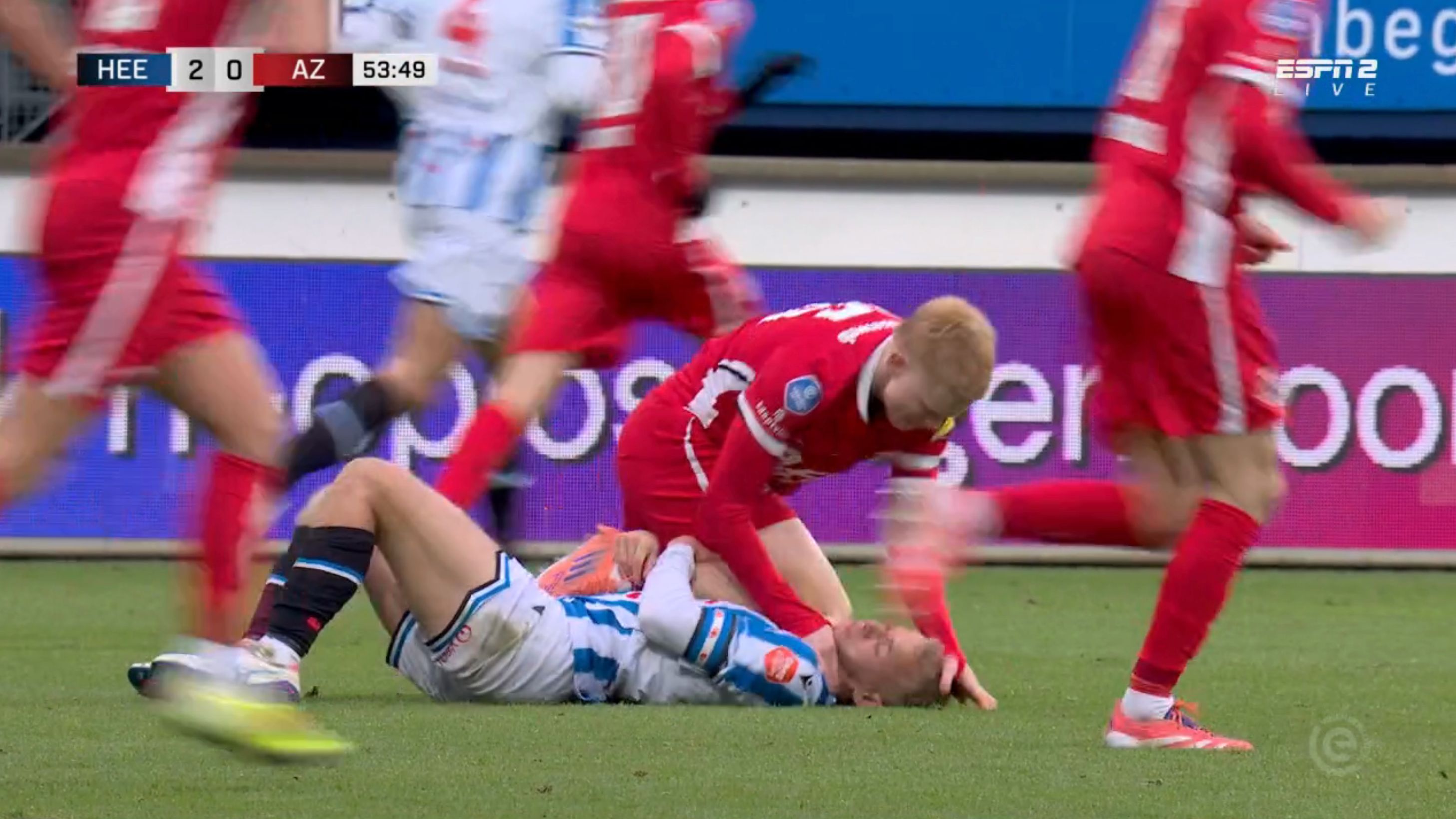 Kees Smit grijpt tegenstander plots bij keel: Allard Lindhout maakt opvallende beslissing