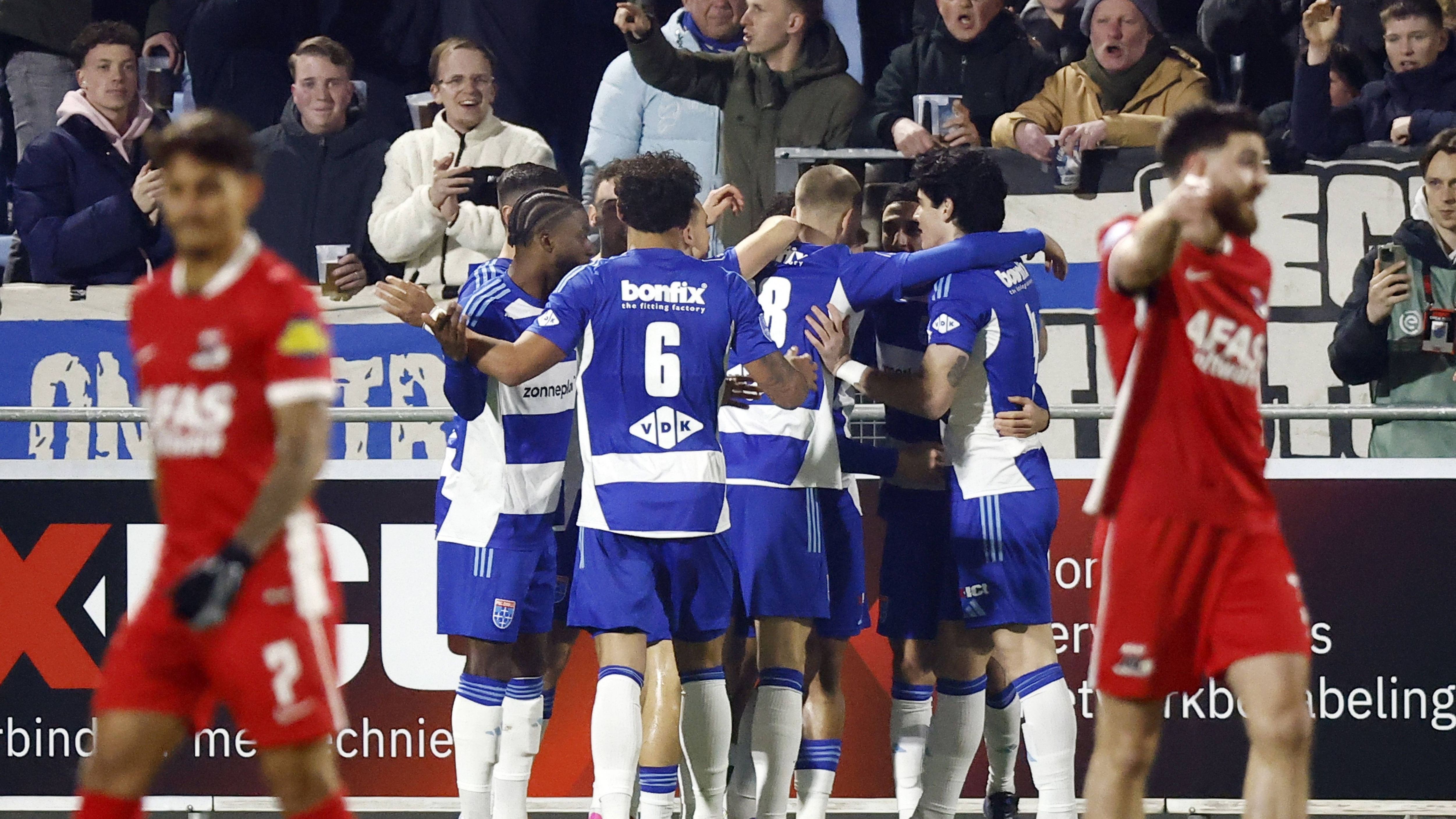 PEC Zwolle dondert AZ drie dagen na monsterzege op Ajax alweer van roze wolk