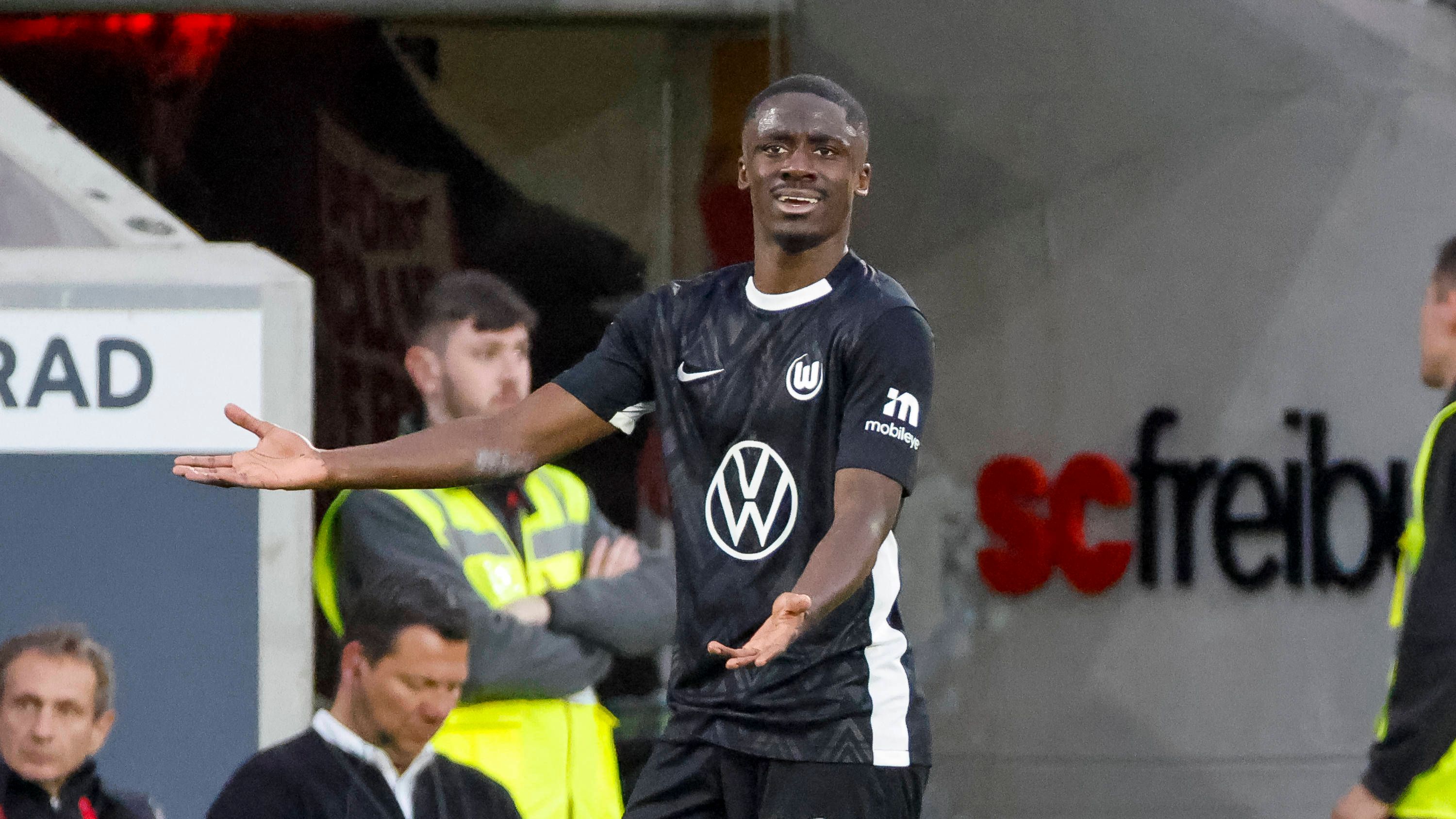 Feyenoord Jaagt op Frans Talent als Opvolger van Givairo Read