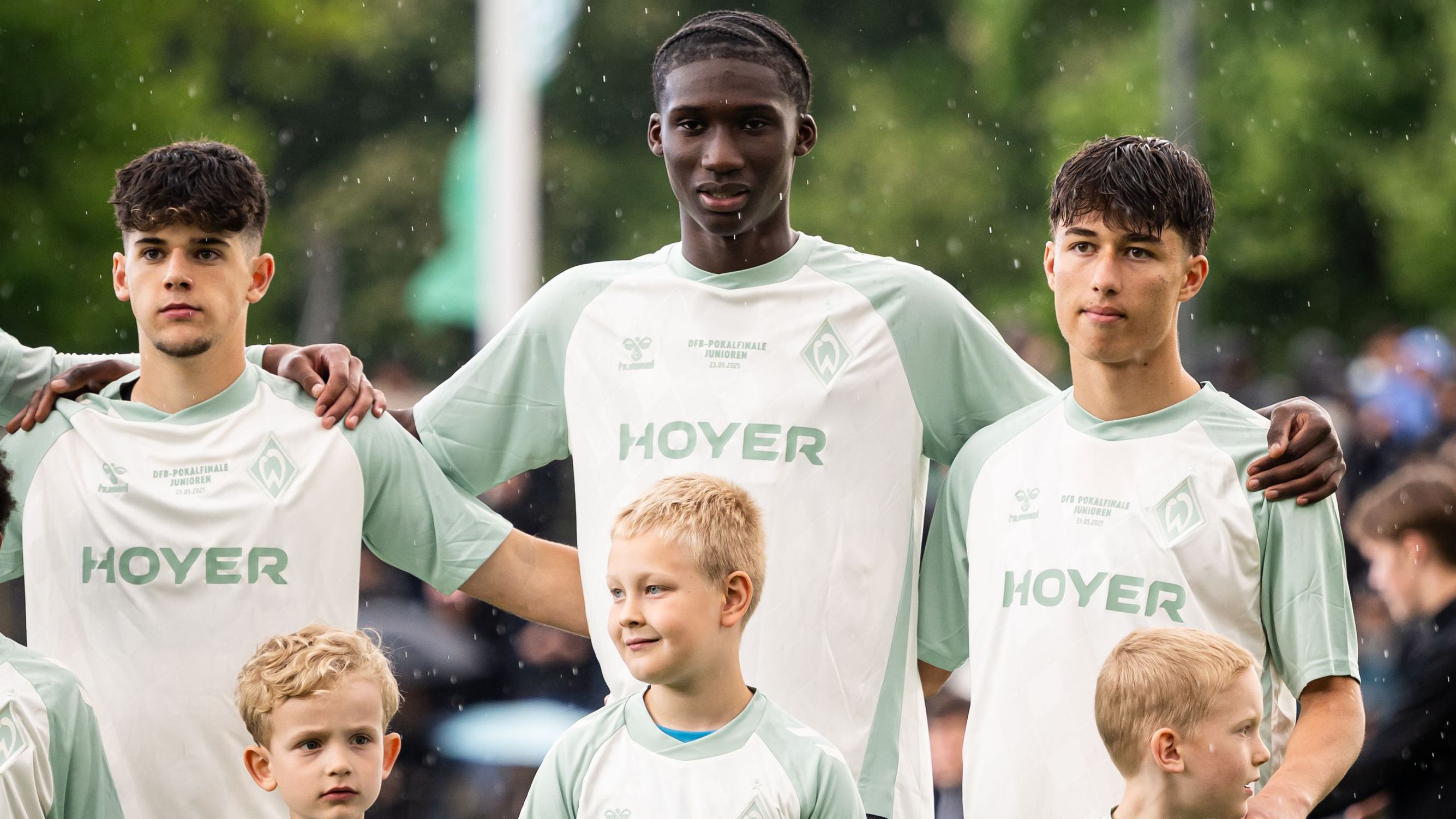 De Bundesliga-tiener die drie grootmachten wil — photo: Voetbalzone