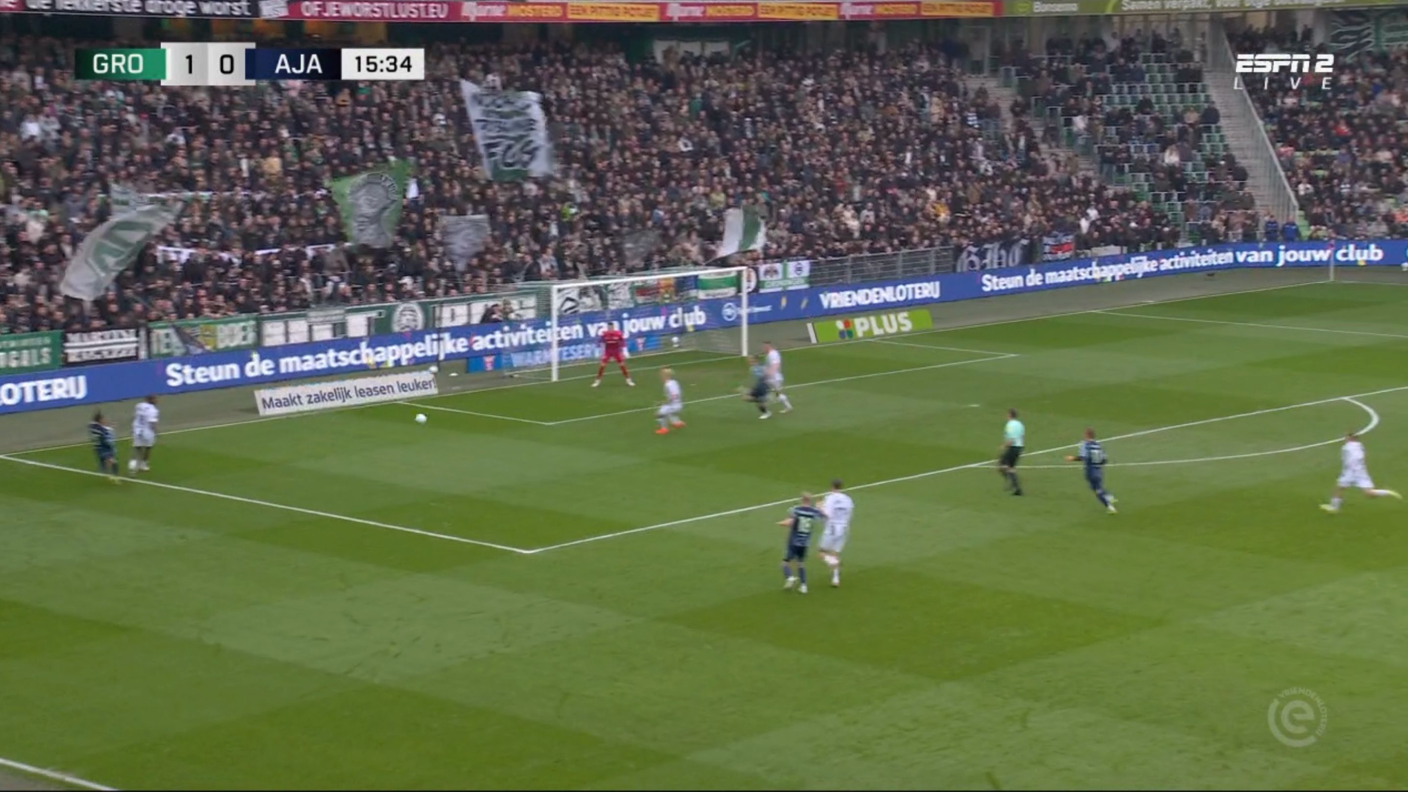 Ajax-fans zijn ondanks horrorstart in Groningen lyrisch over één speler