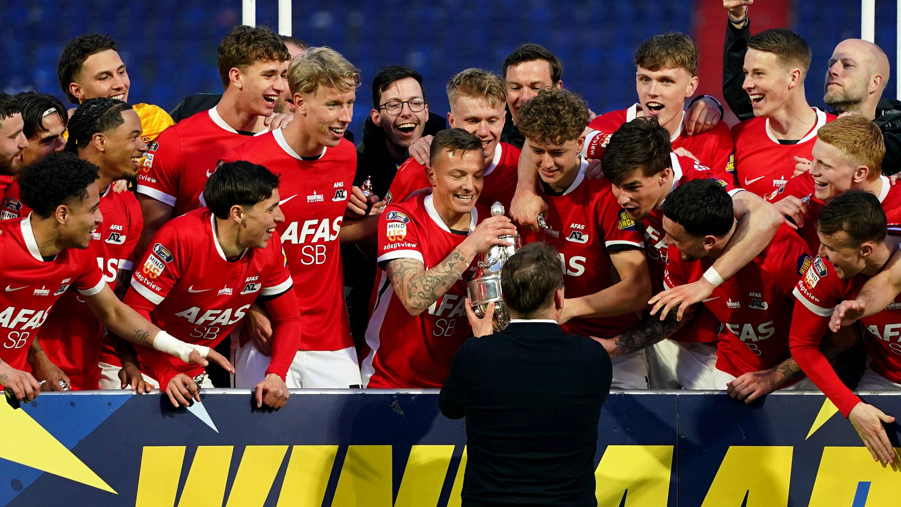 AZ Houdt Bendegúz Kovács in Alkmaar met Nieuwe Contractverlenging