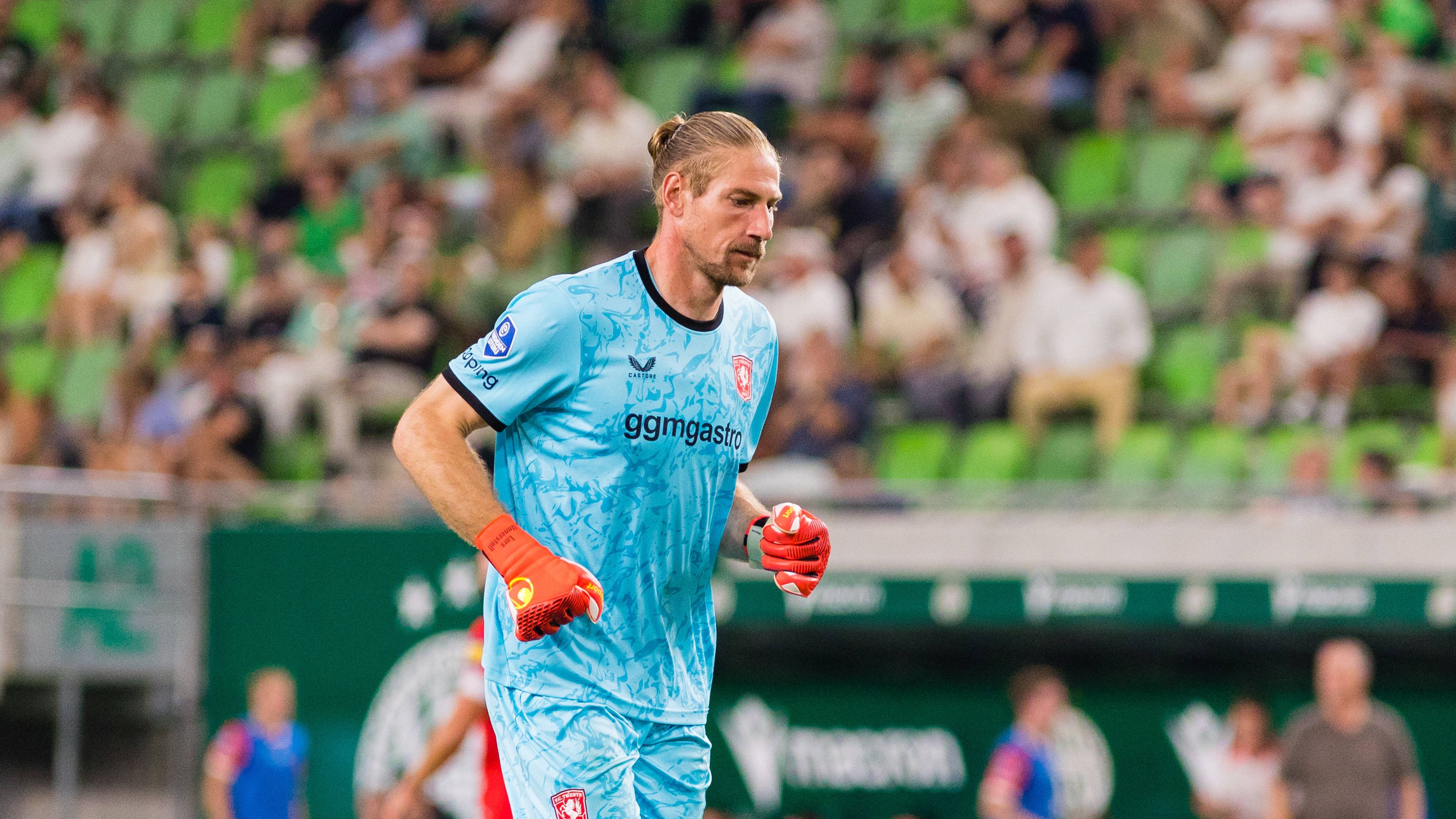 Lars Unnerstall's Positie bij FC Twente in Gevaar door Concurrentie