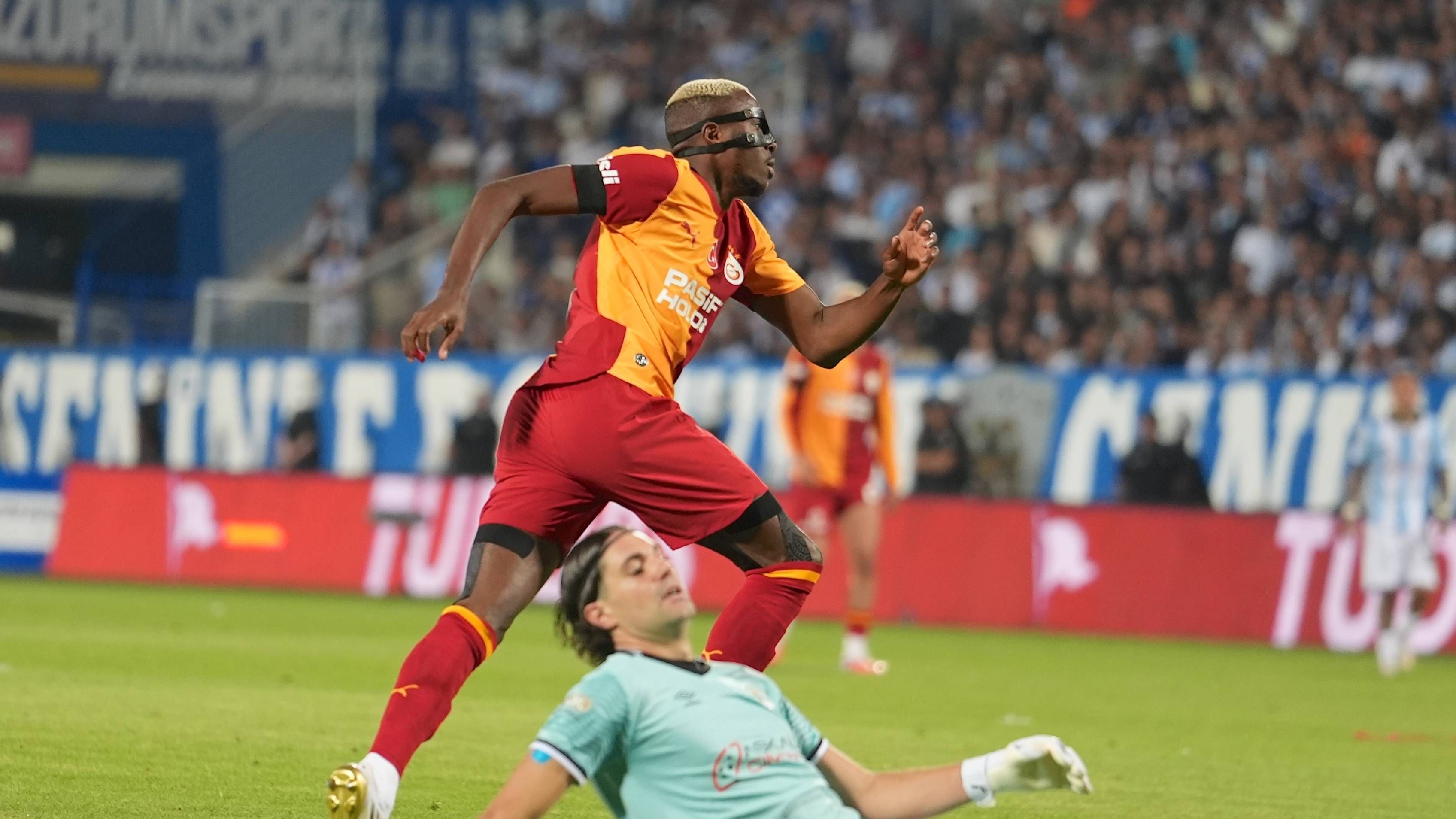 Victor Osimhen Leidt Galatasaray naar Eerste Competitiezege