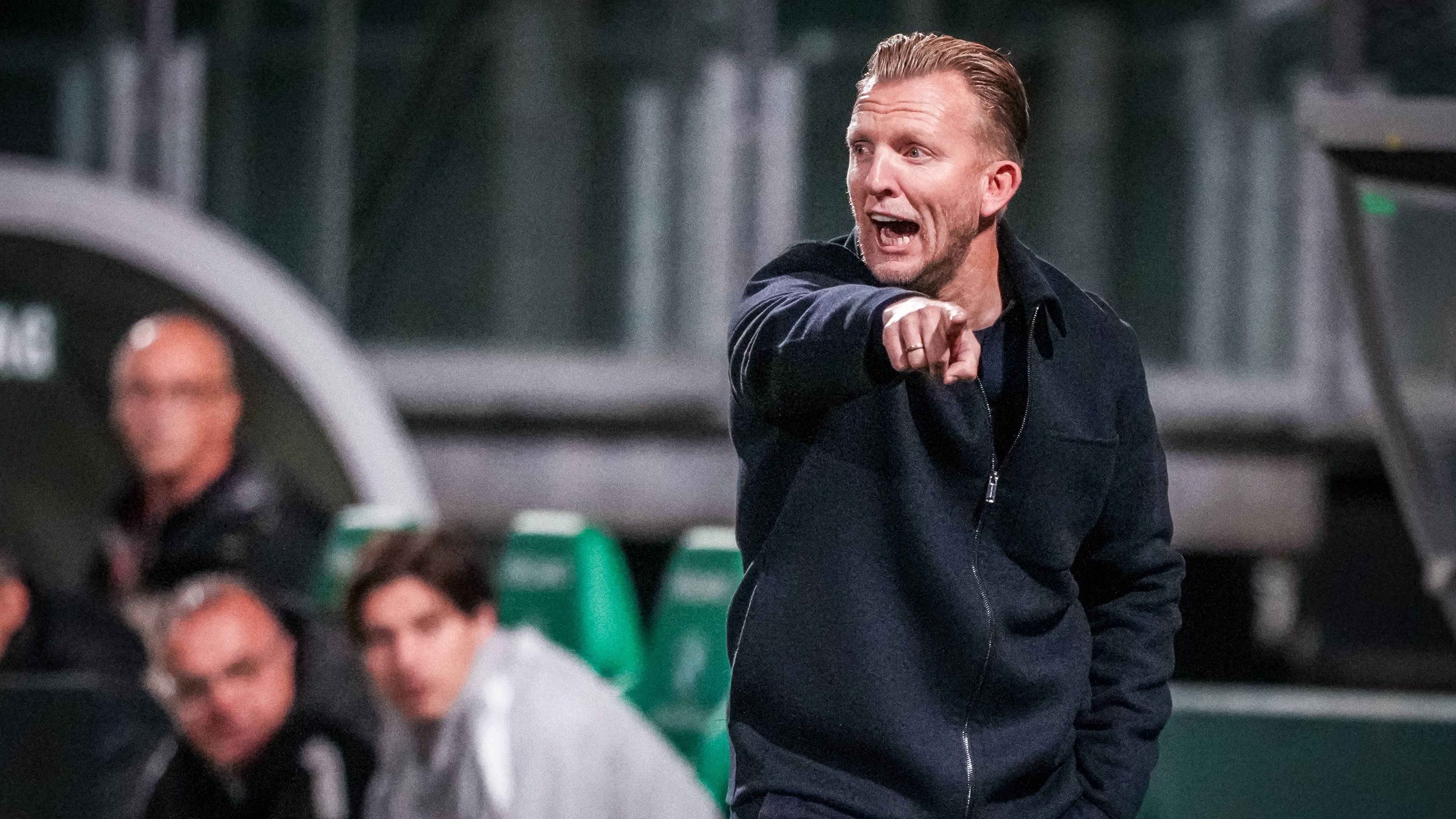 Dirk Kuijt krijgt nieuwe tik van Almere City; Jong PSV verslaat Willem II in strijd om plek vier