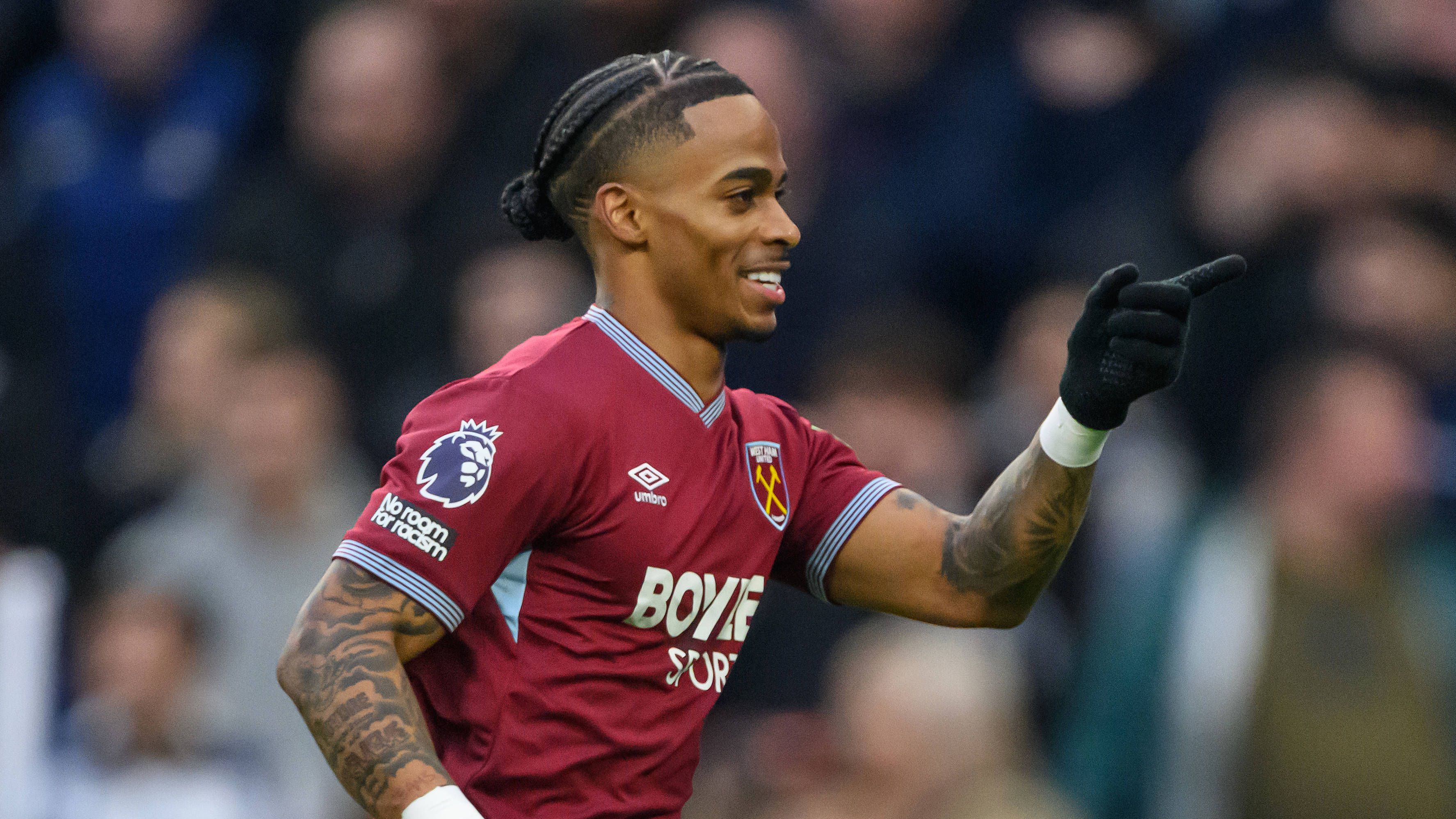 Interlandnieuws over Crysencio Summerville zorgt voor verbazing: 'Dat is wel heel bizar!'