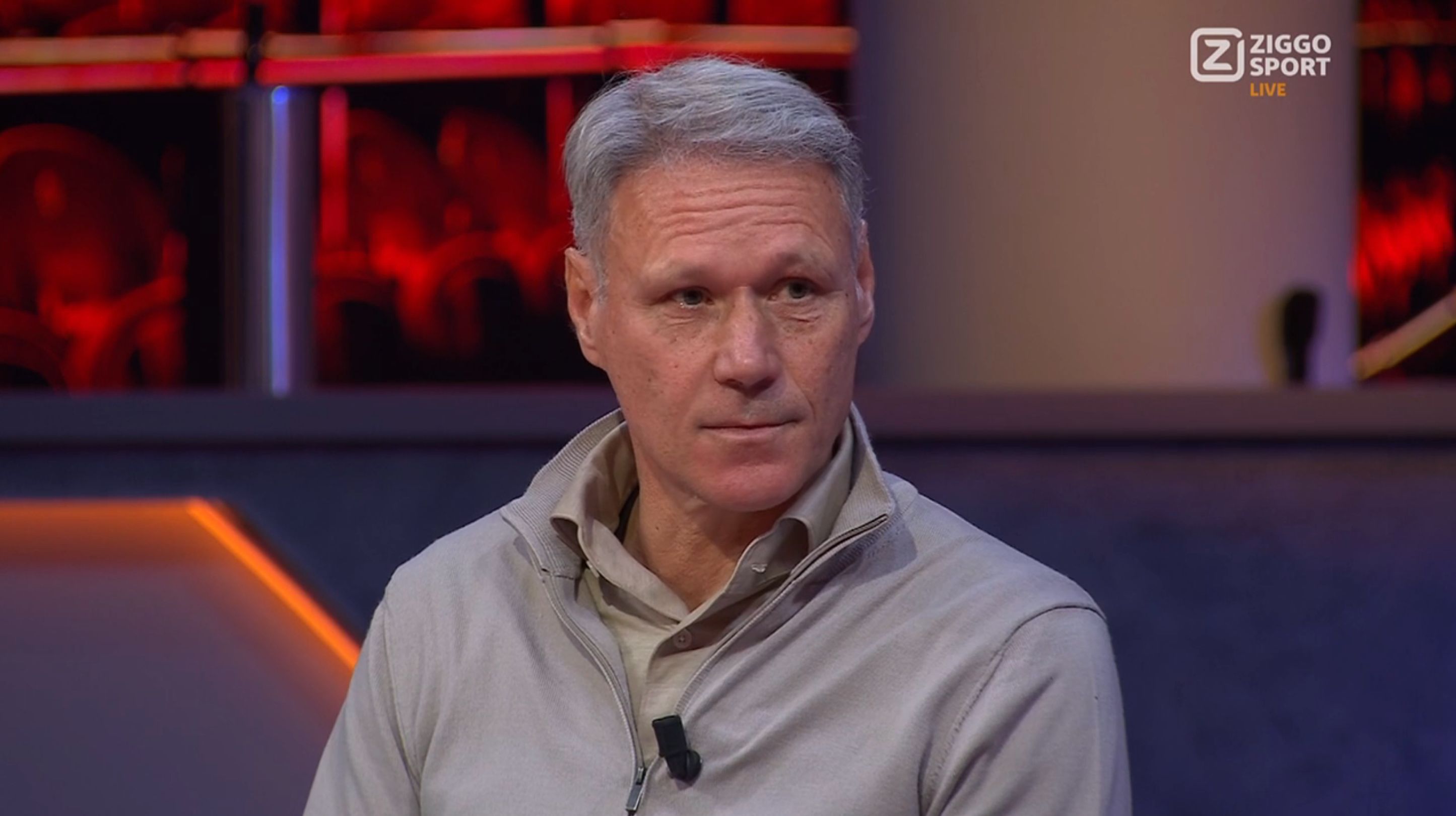 Van Basten oordeelt snoeihard: 'Hij is een komediant, een pieper, een weggooier'