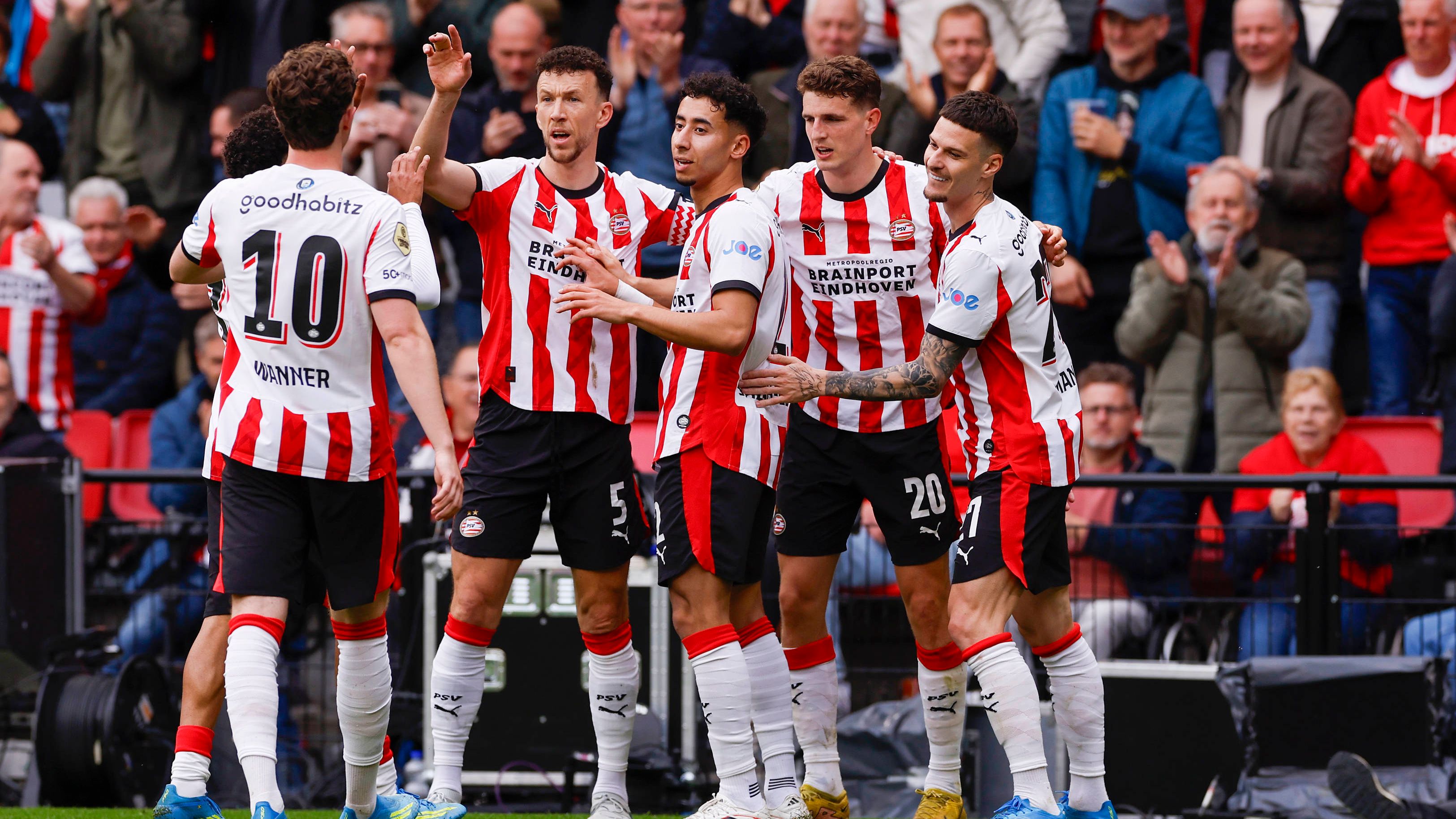 PSV vernedert FC Twente én doorbreekt grens 100 goals; FC Utrecht verslaat Fortuna Sittard