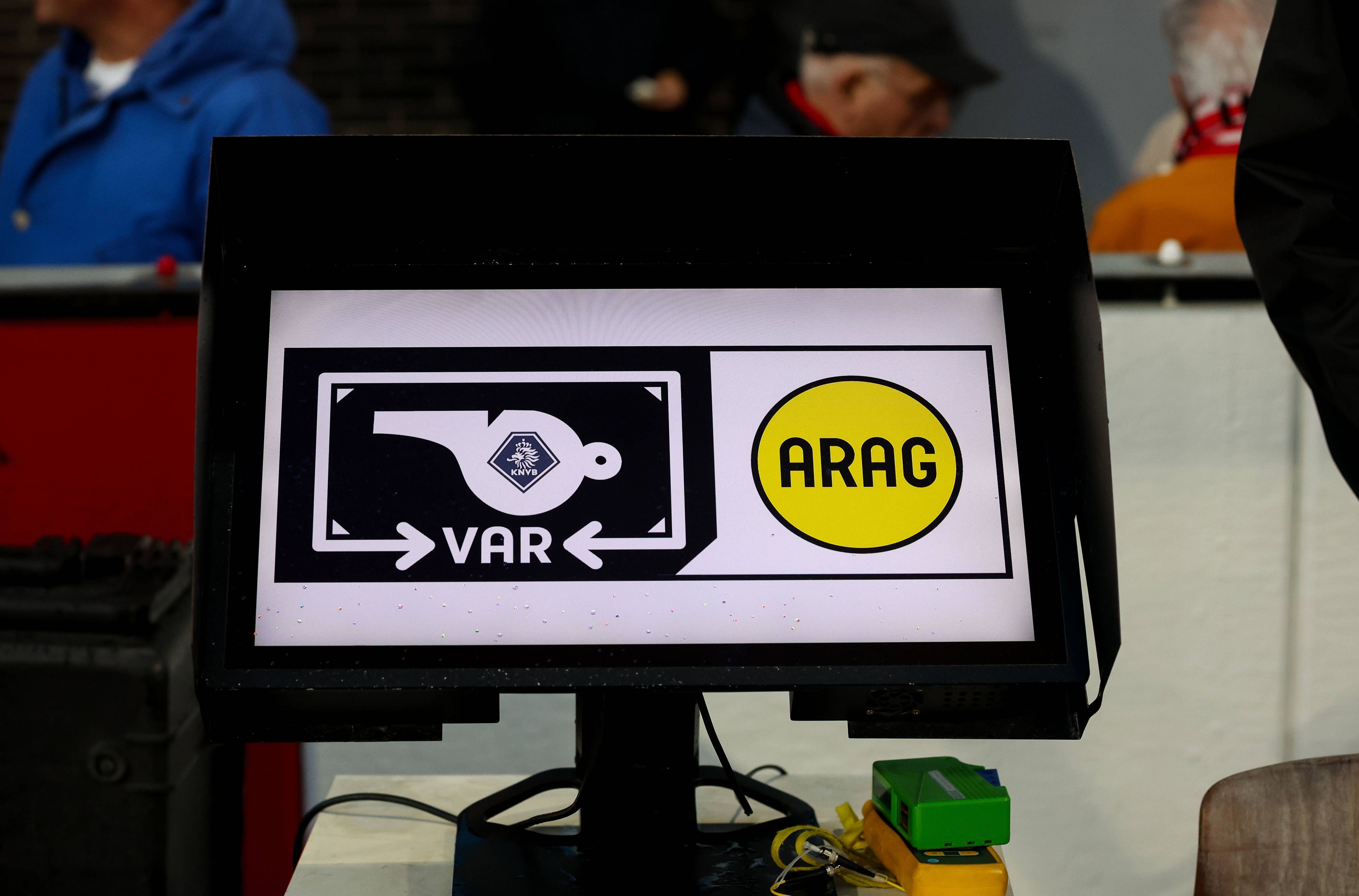 KNVB moet met de billen bloot en geeft grote arbitrale blunder van dit weekend toe