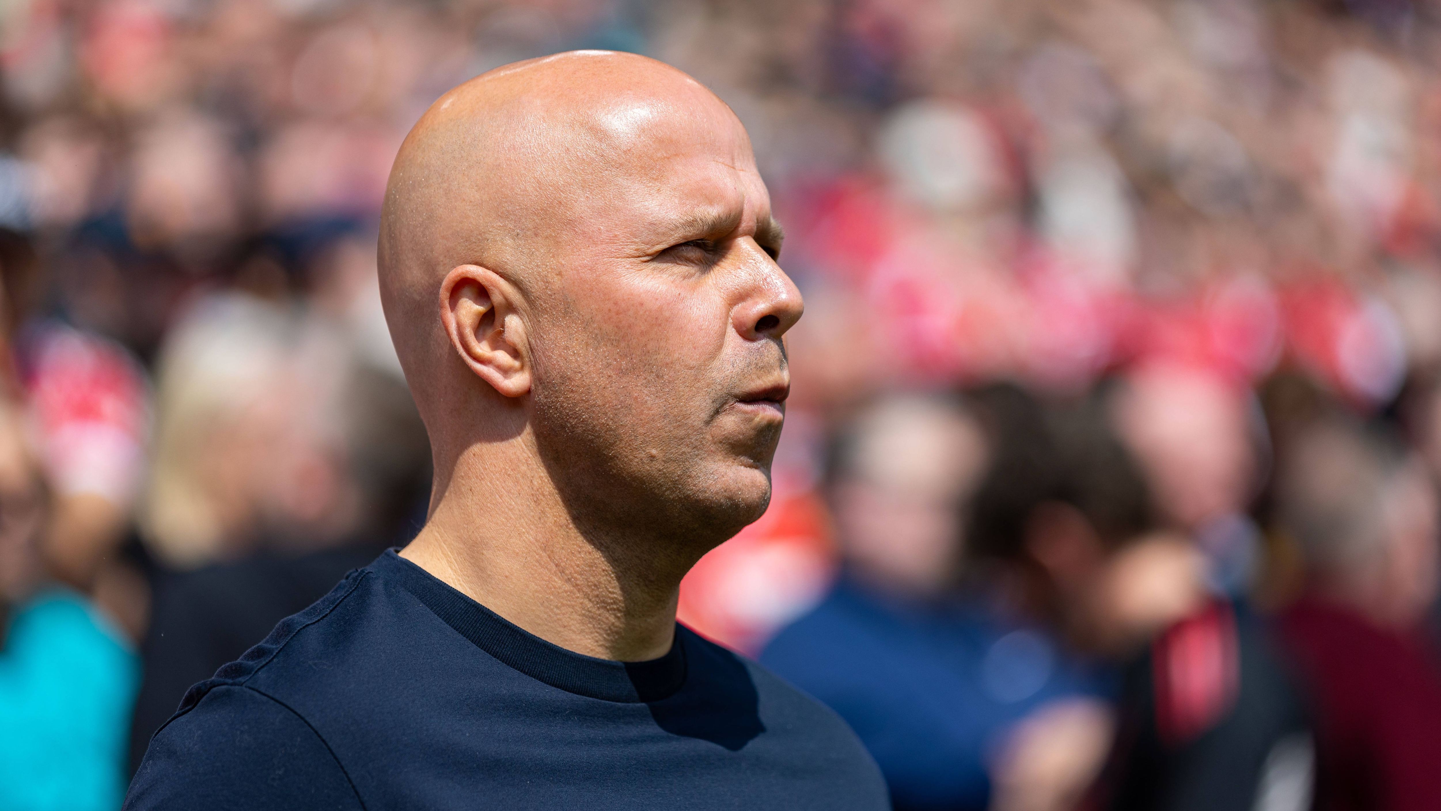 Arne Slot en KNVB: Onderhandelingen Over Contractduur Stagneren