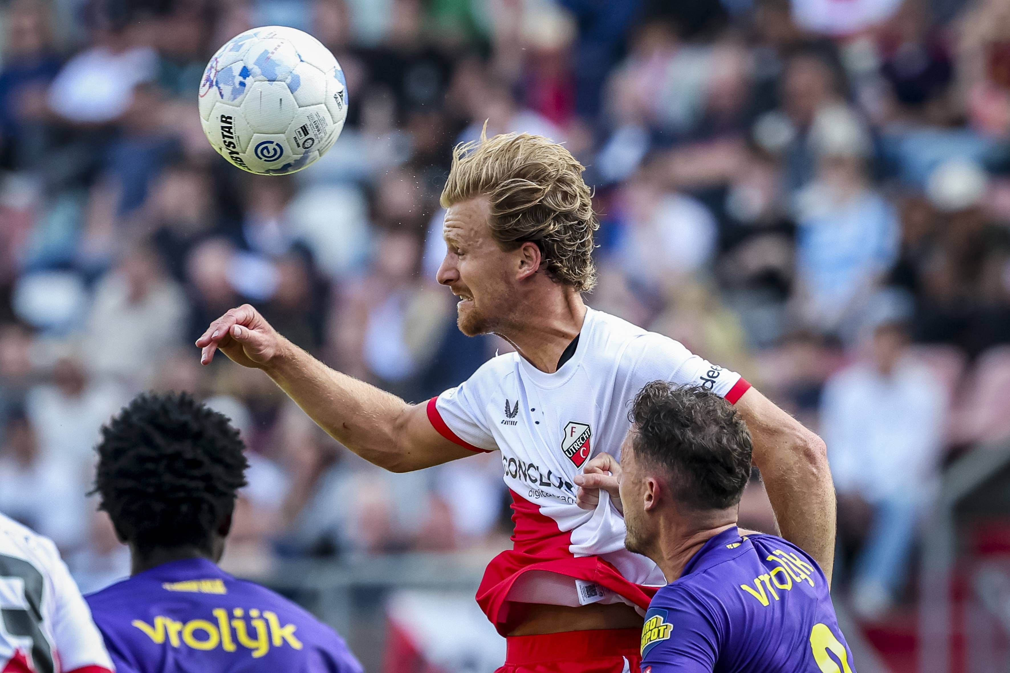 Hele late goals van FC Utrecht duwen NAC Breda verder richting afgrond