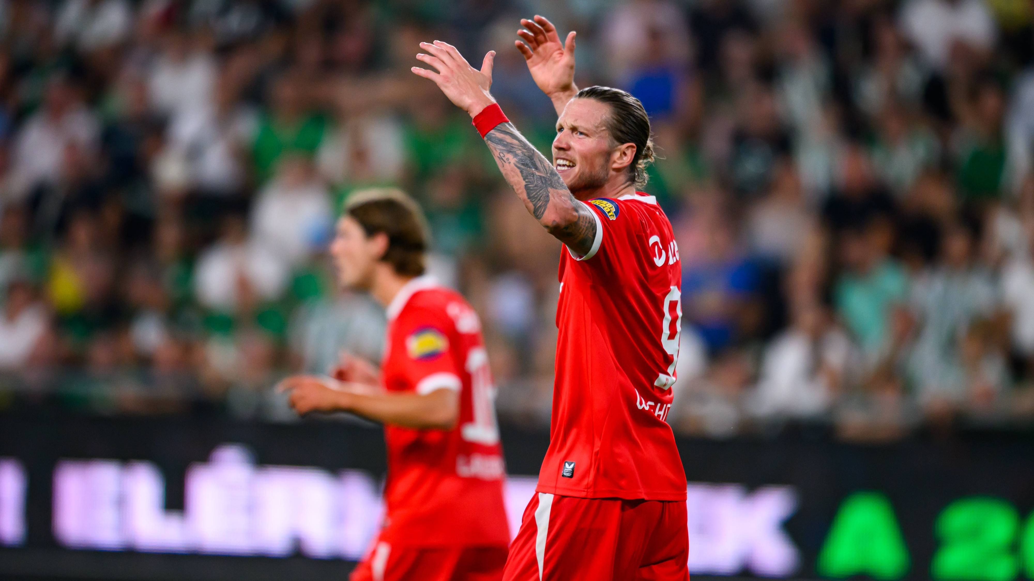 FC Twente Blijft Achter in Europa na Laat Wakker Worden in Hongarije