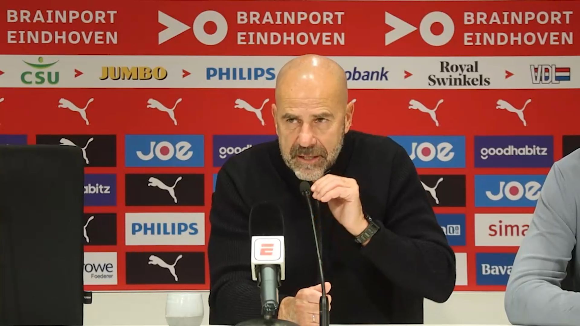 Speler van PSV moest overgeven in de rust: 'Hij wilde zelf verder'