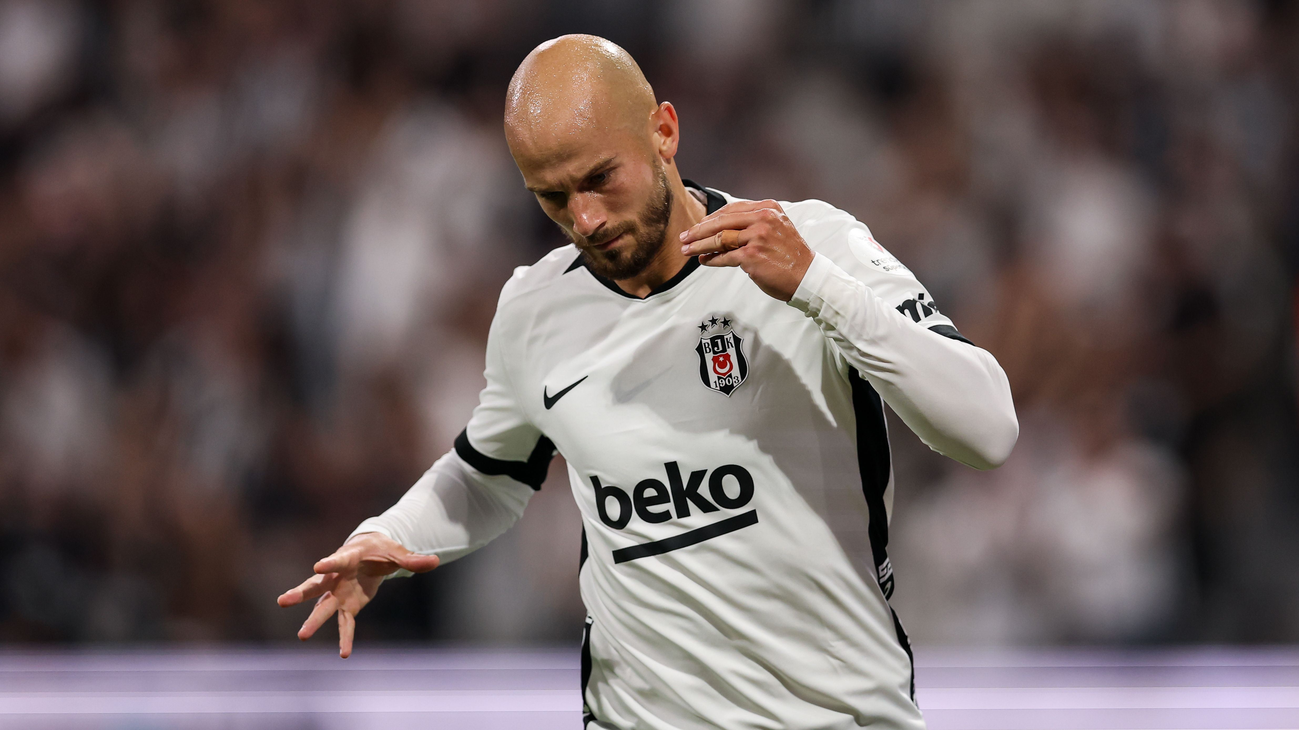 Besiktas verslaat Eyüpspor dankzij Václav Cerný's doelpunt