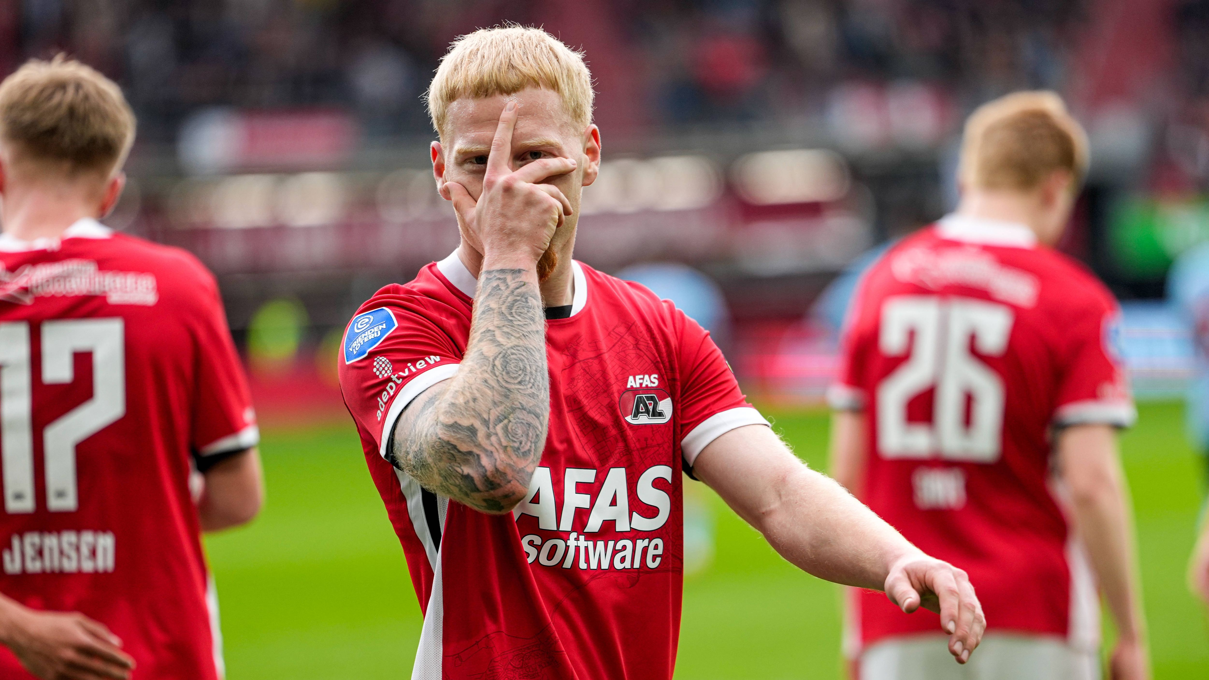 Mexx Meerdink betaalt basisplaats terug met treffer bij langverwachte rentree Clasie