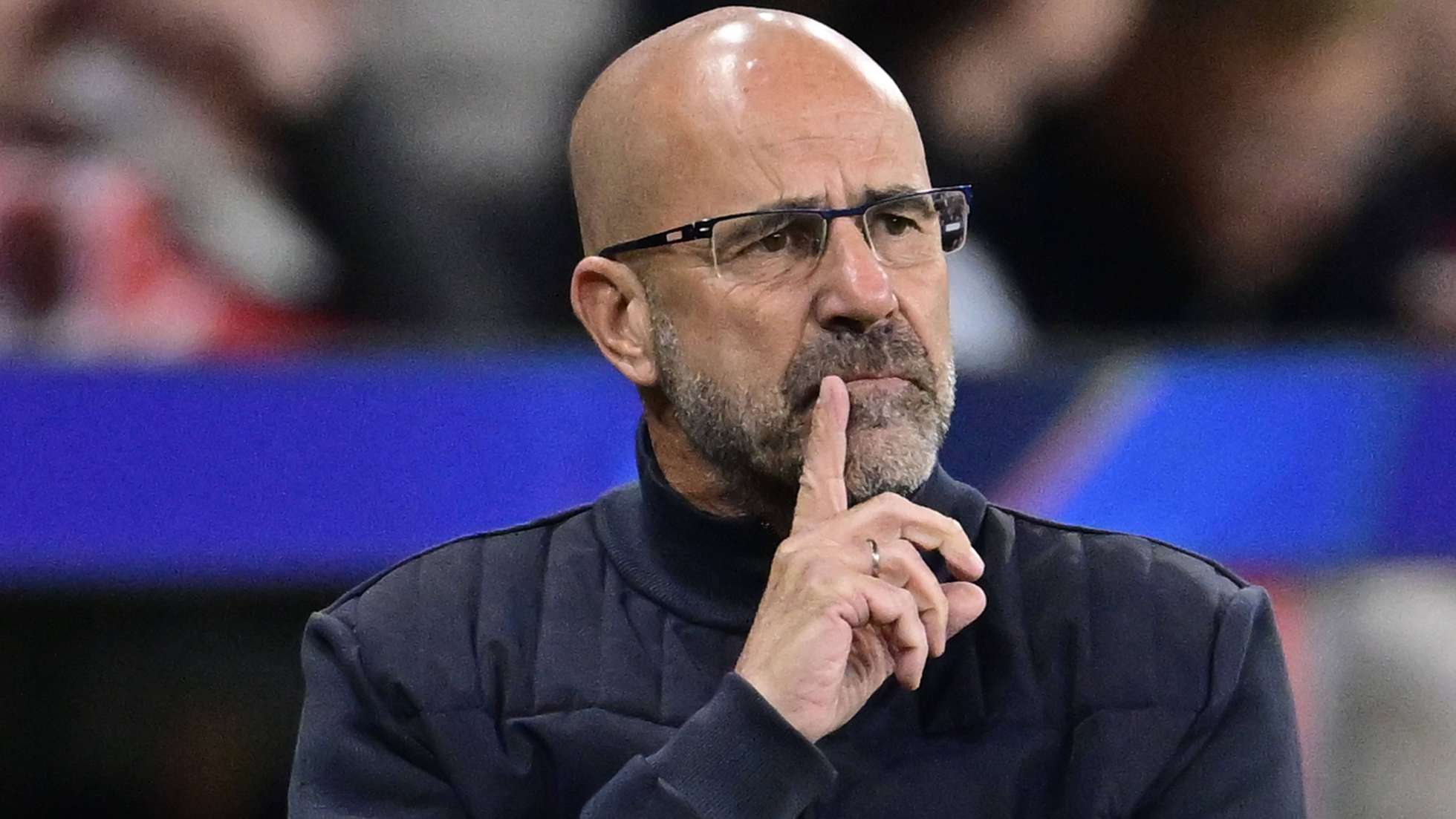 Miskoop Bosz laat 'peperdure miskoop' PSV alleen sprintjes trekken in leeg AFAS ...
