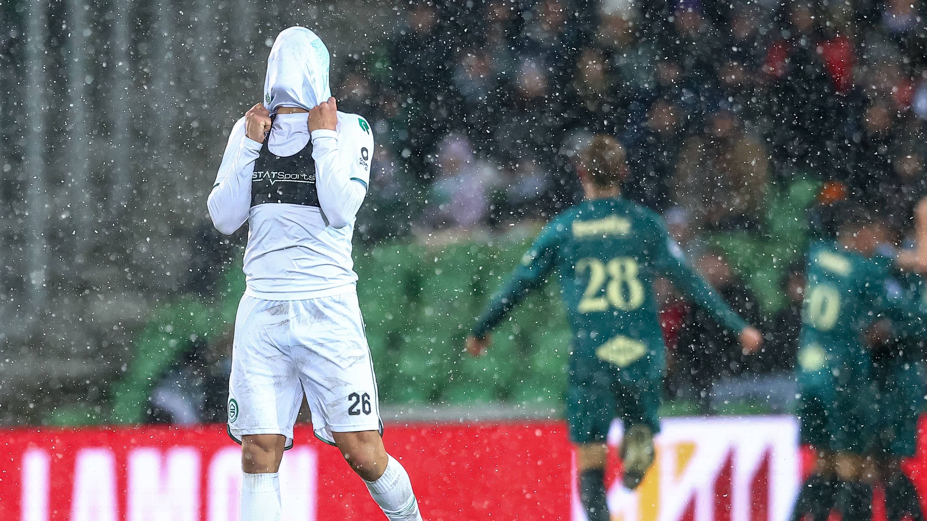 Thom van Bergen voorkomt in slotfase nederlaag voor dominant Groningen tegen PEC Zwolle