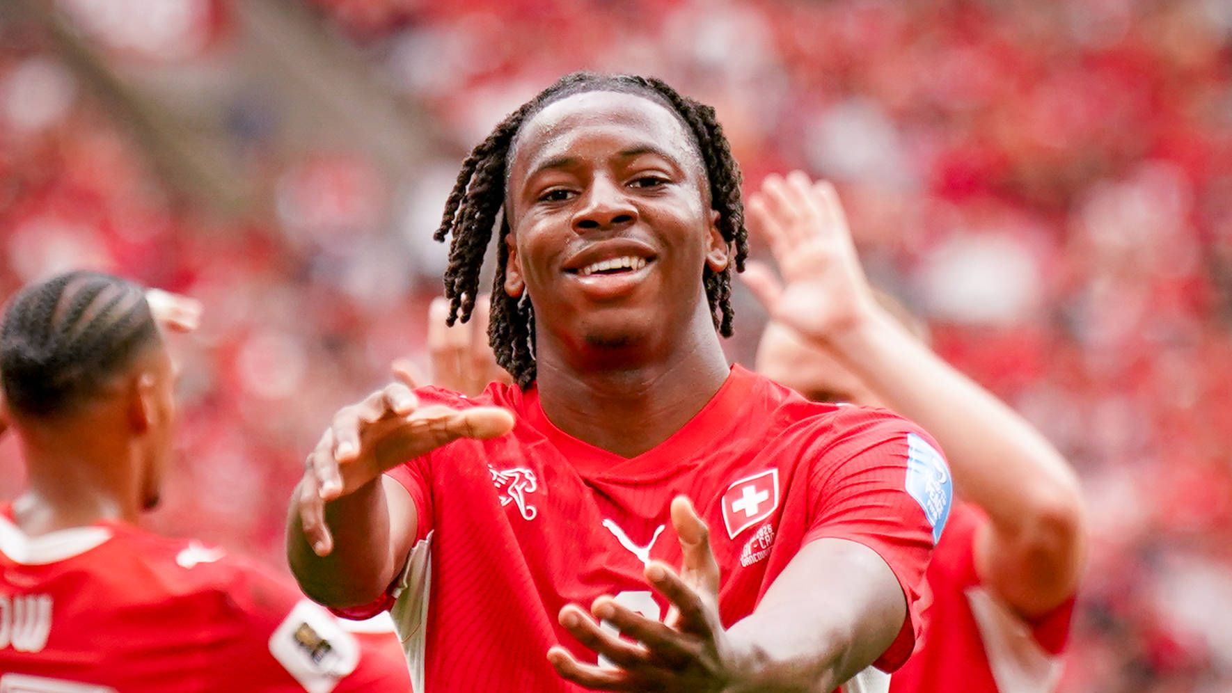 Newcastle United haalt sterspelers Bazoumana Touré en Johan Manzambi binnen