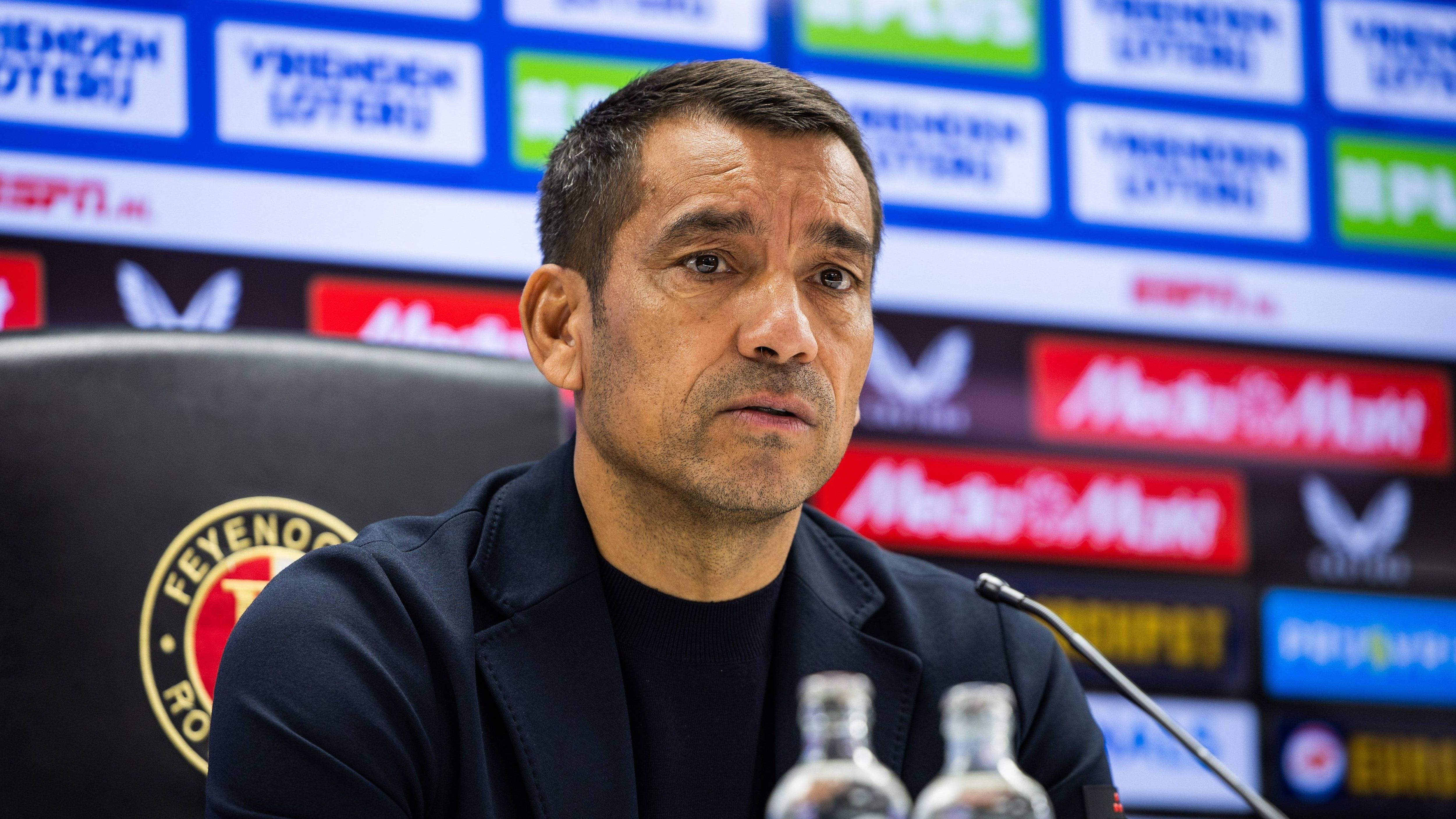 Photo: Voetbalzone Giovanni van Bronckhorst rejects Jakub Moder transfer exit rumors