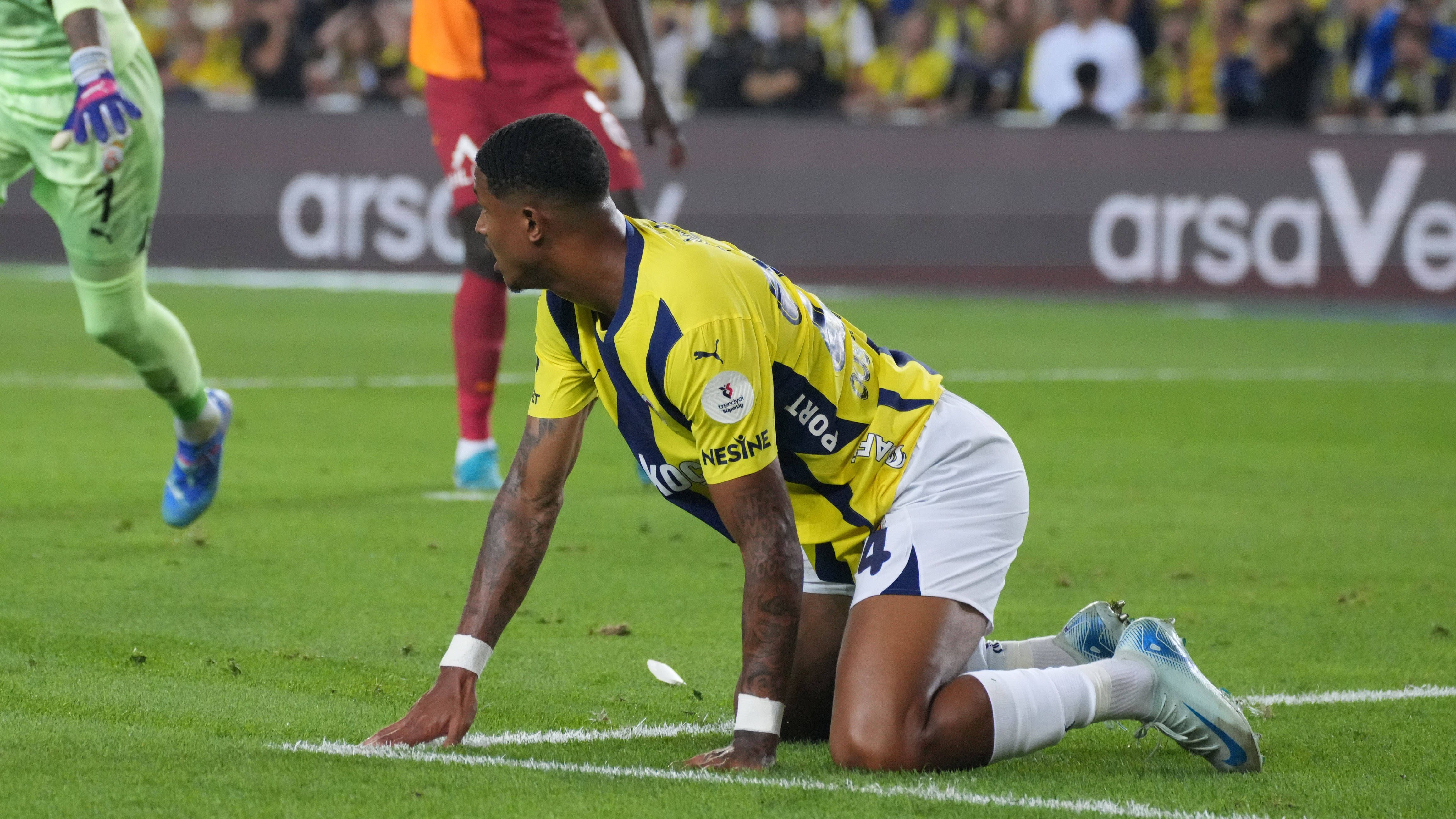 Jayden Oosterwolde veroordeeld tot voorwaardelijke celstraf na chaos tegen Galatasaray