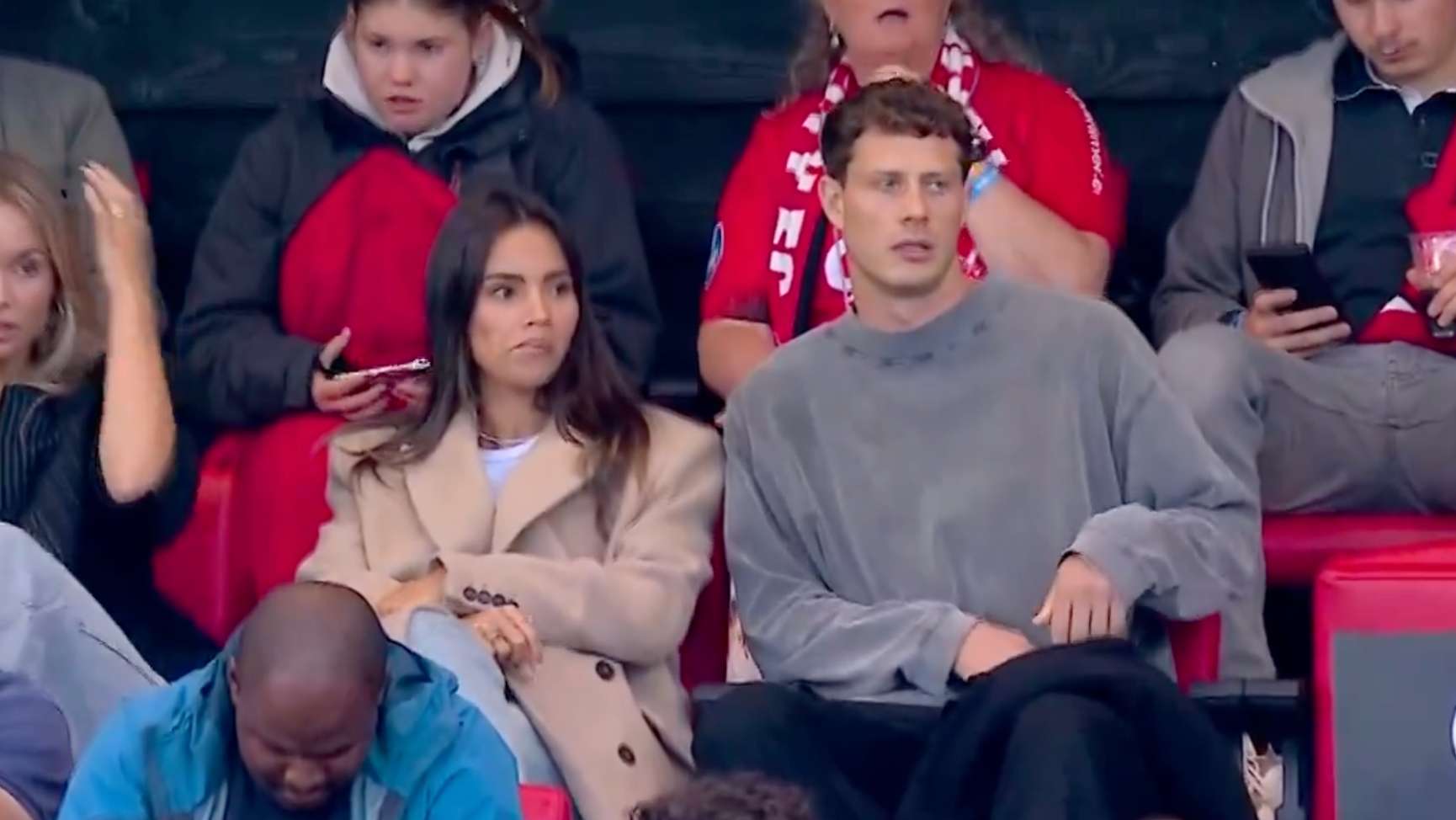 James Lawrence, vriend van topinfluencer Monica Geuze, blijft langer in ...