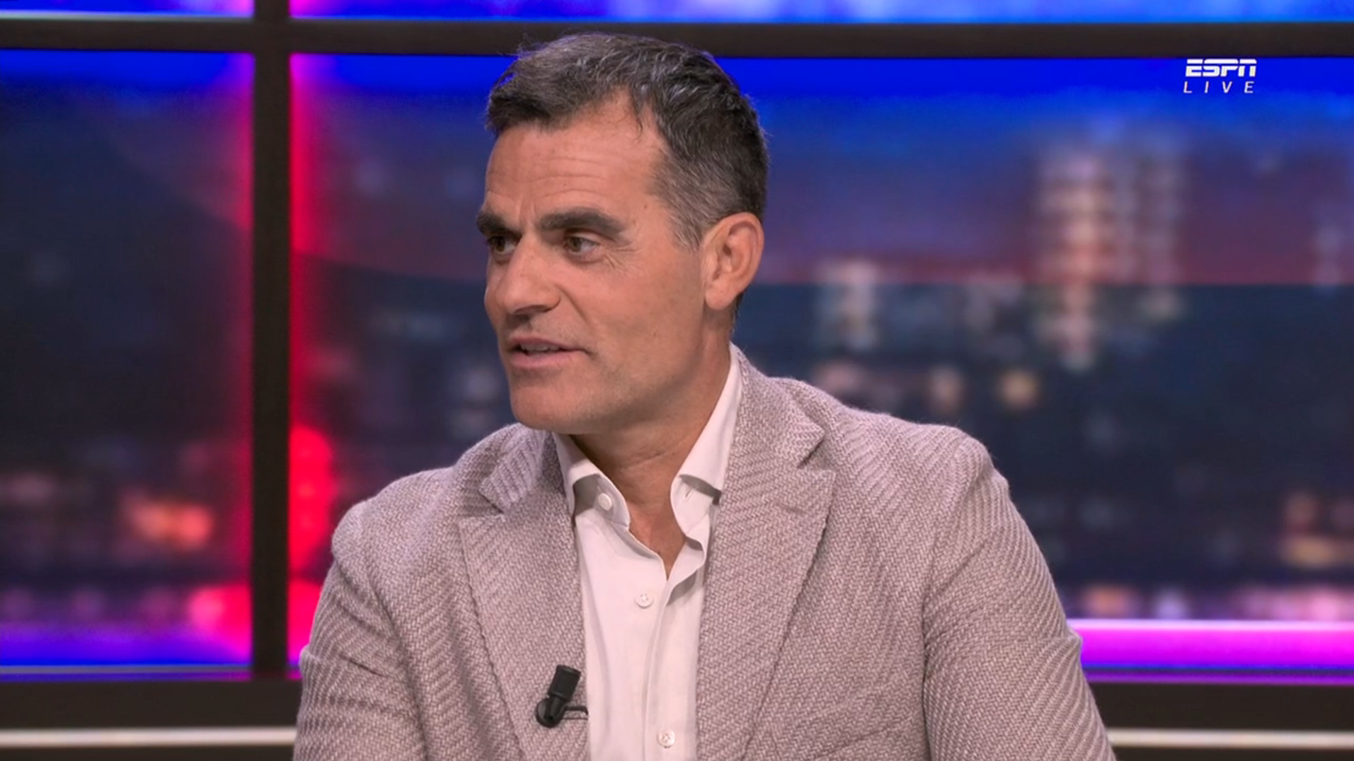 Kenneth Perez lyrisch: 'Dat is echt een heel, heel fijne speler voor PSV'