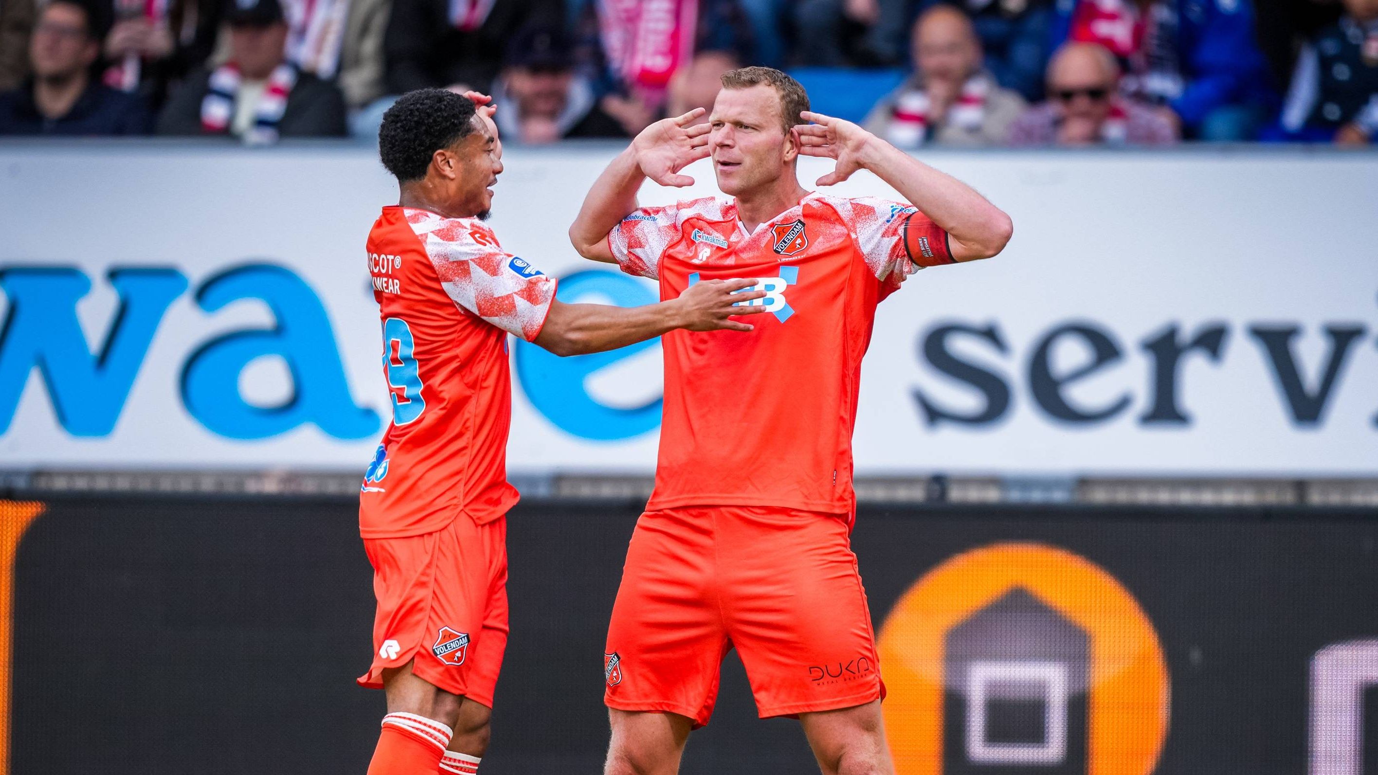 Willem II doet doelpunten cadeau en gunt FC Volendam goede uitgangspositie in finale play-offs