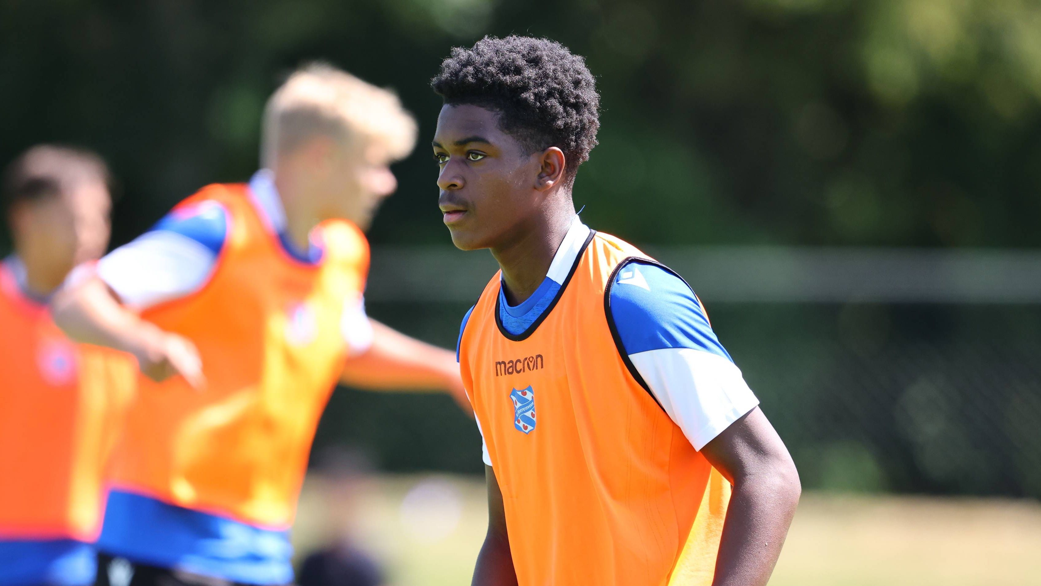 Ajax, Feyenoord en PSV grijpen naast talentvolle zoon van zevenvoudig international