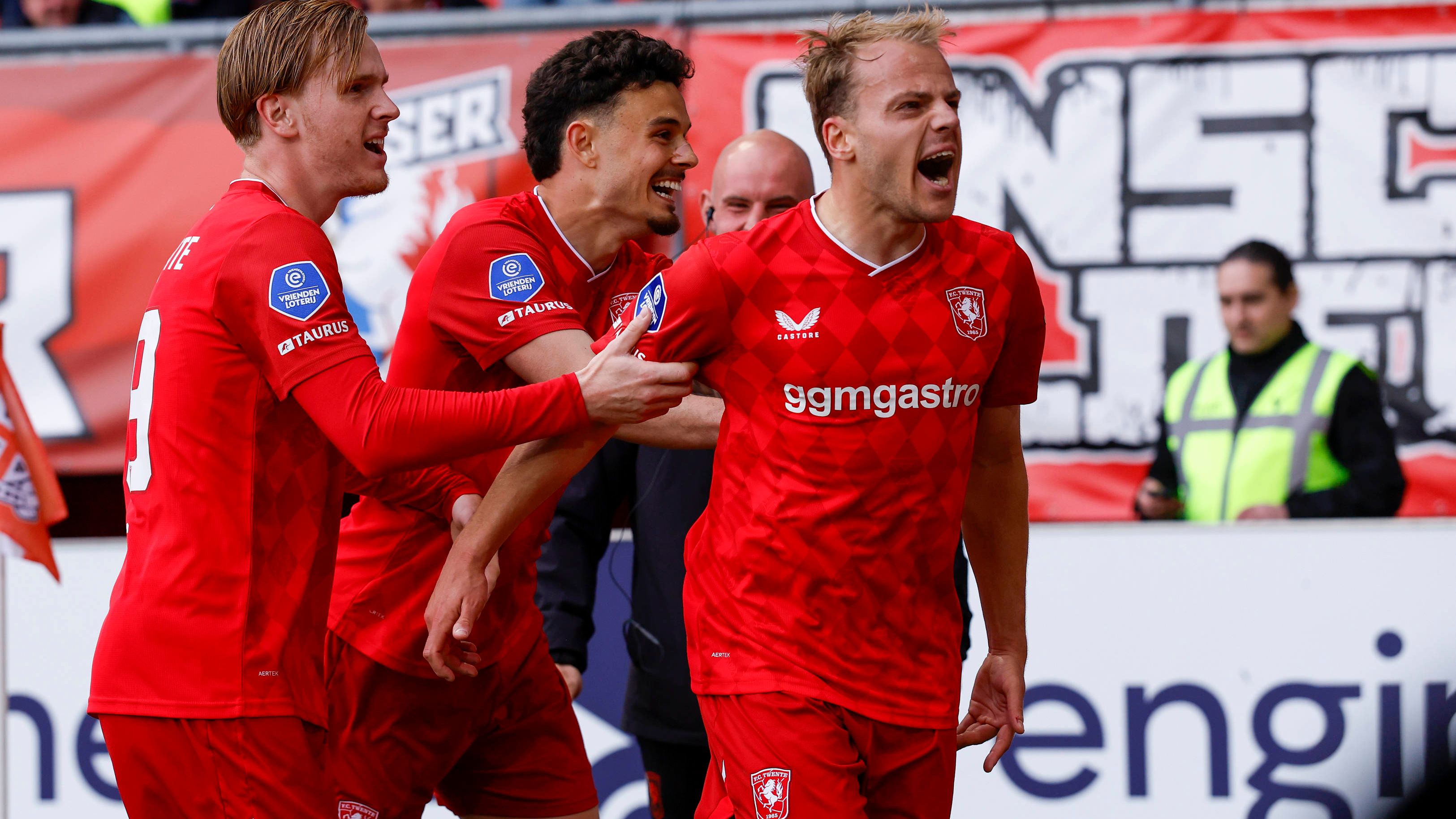 Ook NEC maakt misstap, FC Twente profiteert: Tukkers klimmen naar derde plek