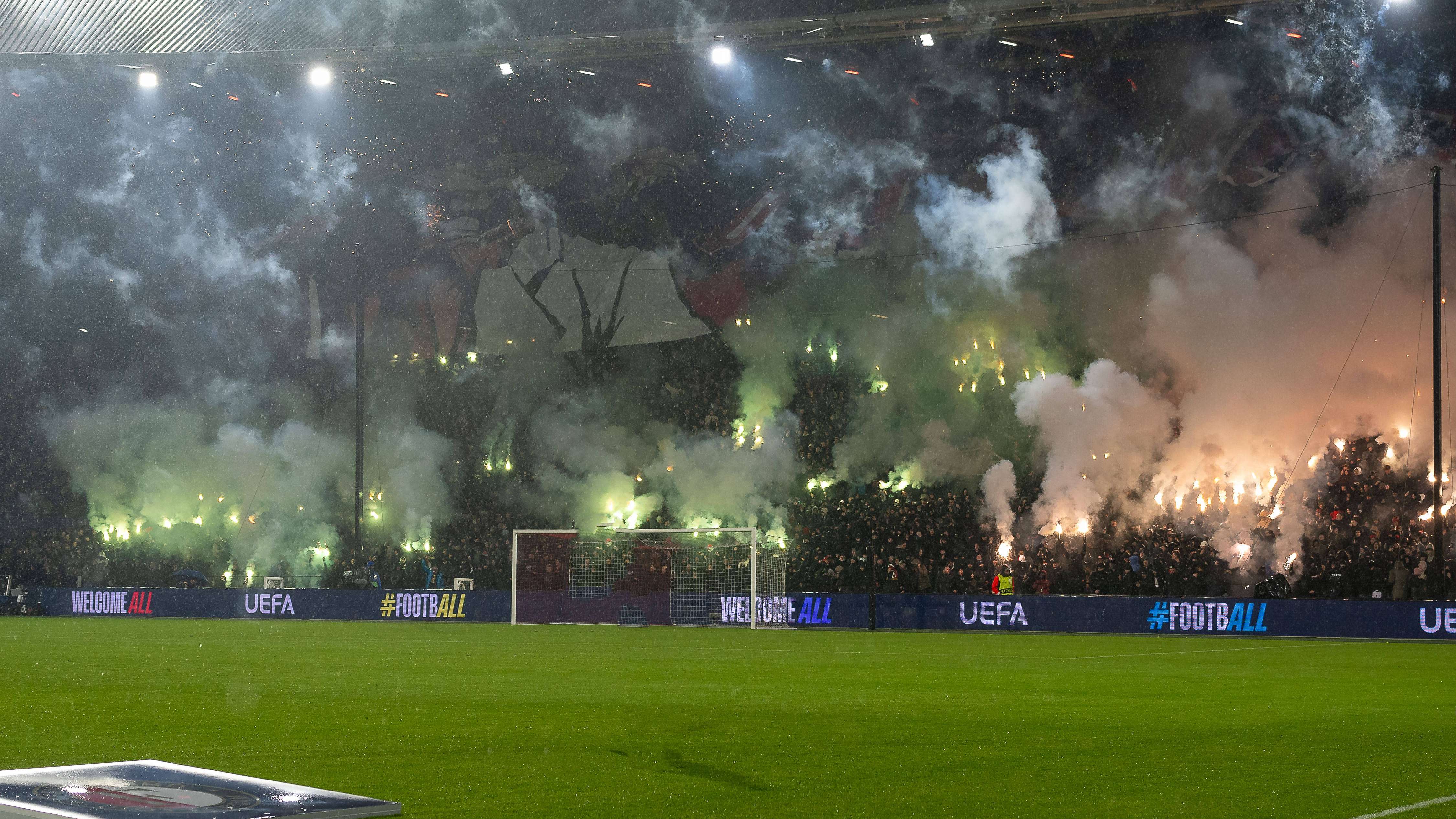 Feyenoord fans vs Bayern