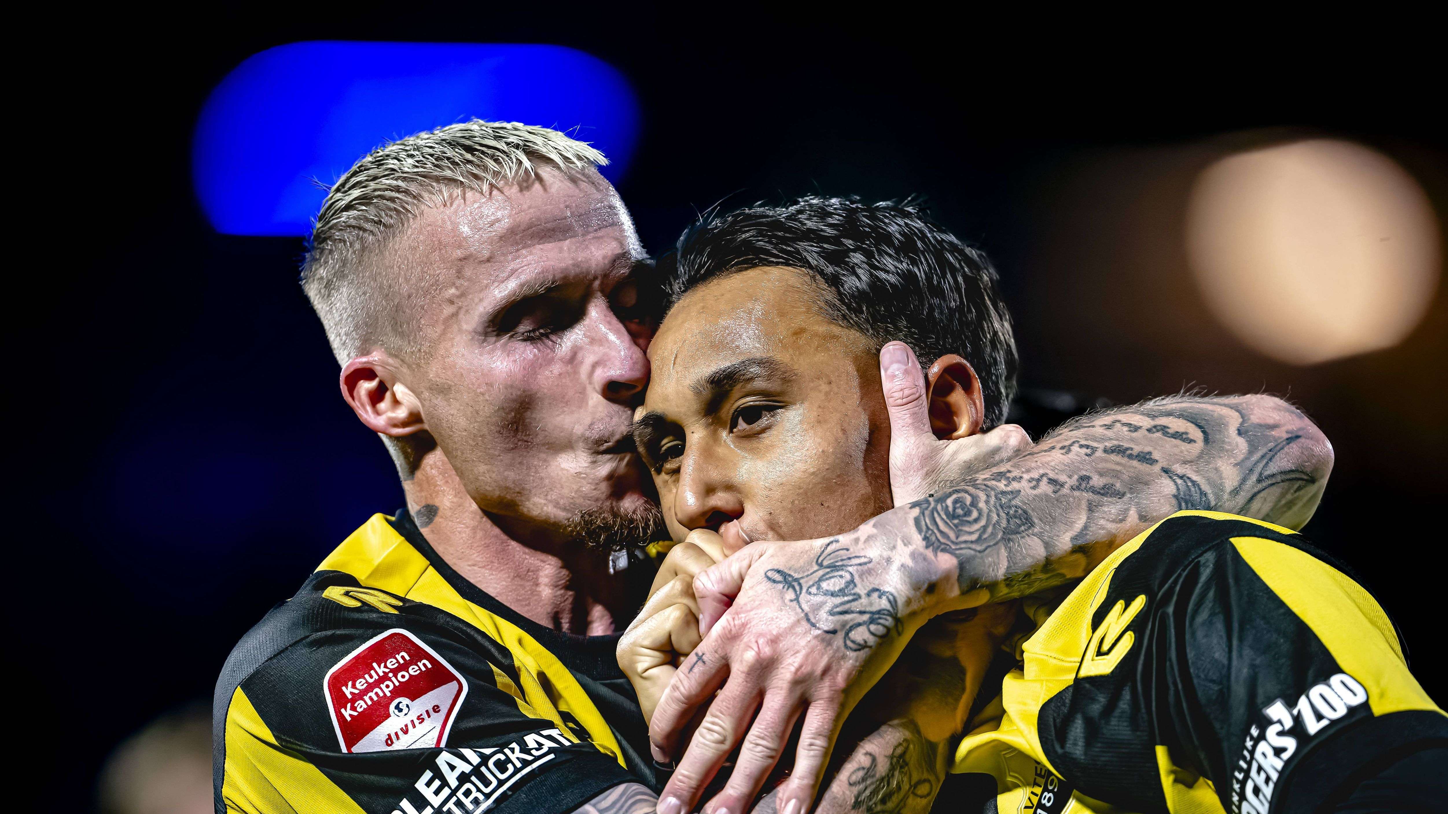 Miliano Jonathans, Alexander Buttner, Vitesse