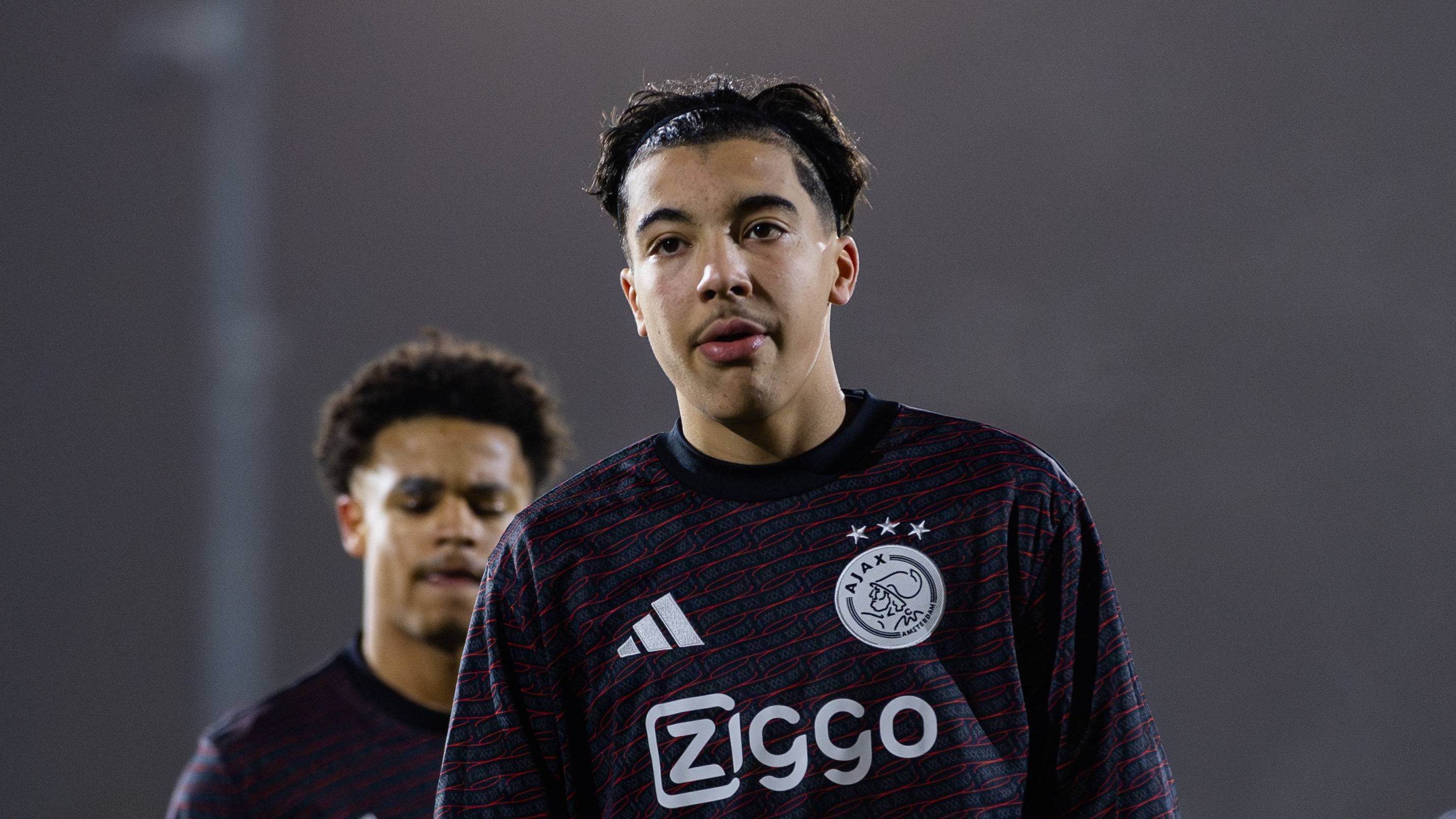 AjaxとRayane Bounidaはほぼ新しいコミットメントを中心に：契約期間が知られています