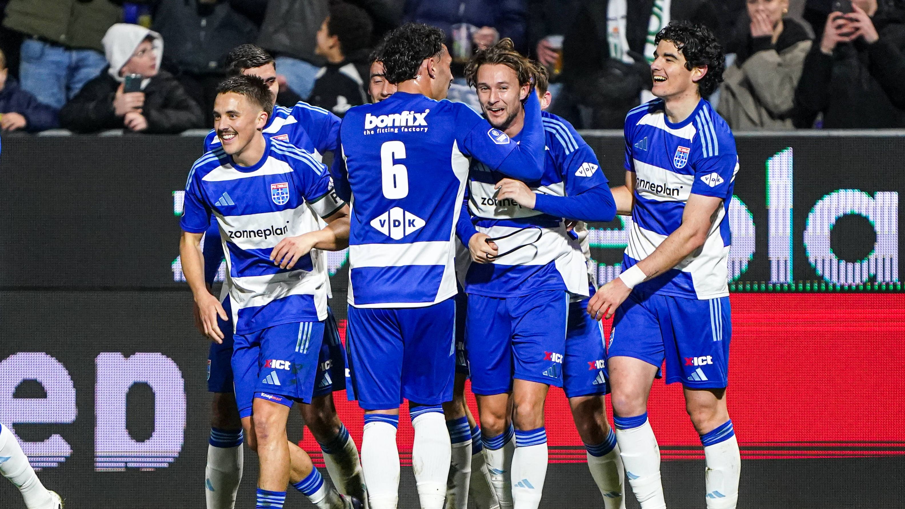 PEC Zwolle heeft het zeer moeilijk tegen NAC Breda, maar boekt alsnog nipte zege